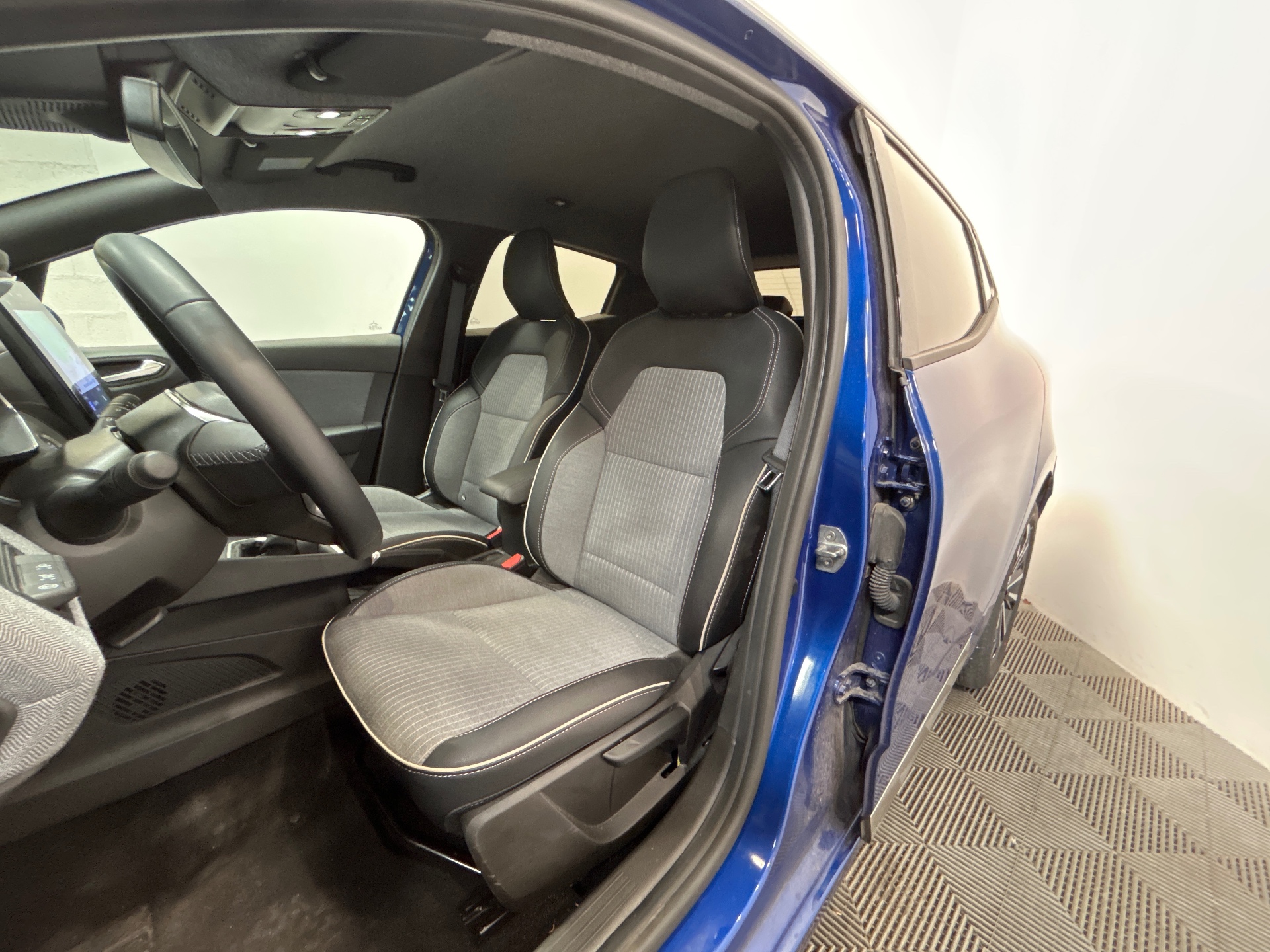 Photo 5 du véhicule RENAULT CLIO V