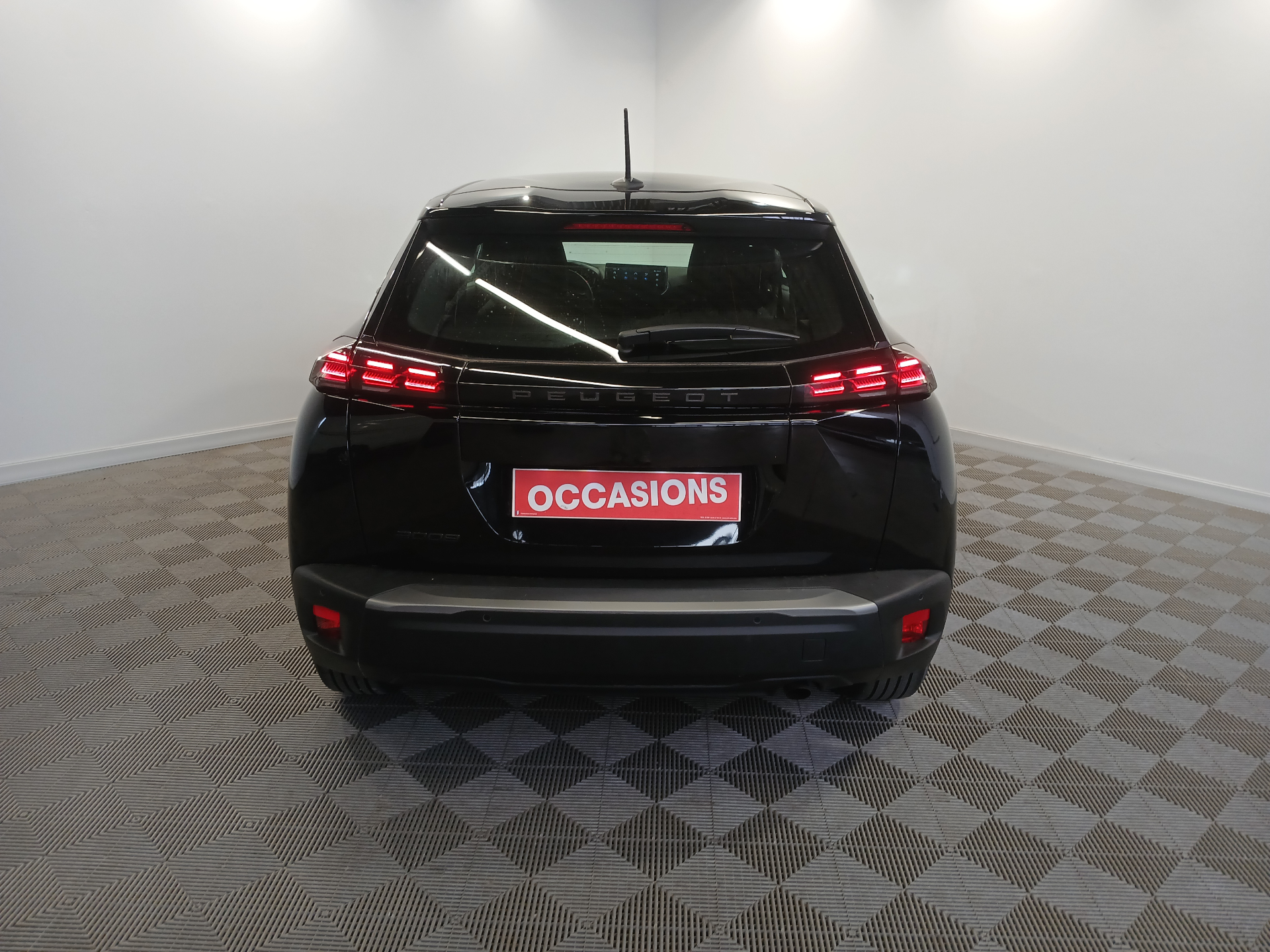 Photo 4 du véhicule PEUGEOT 2008