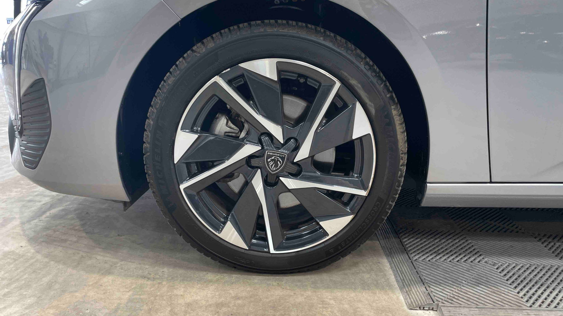 Photo 15 du véhicule PEUGEOT 308