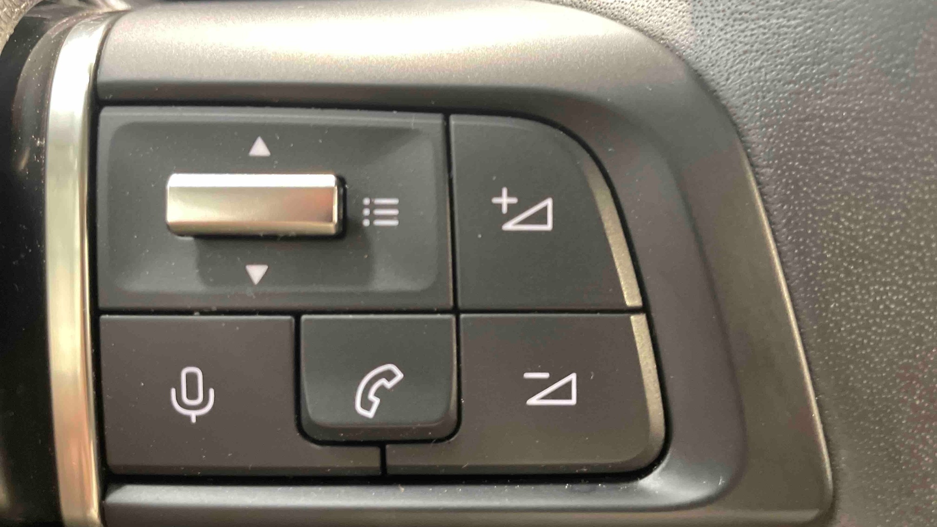 Photo 21 du véhicule CITROEN C4