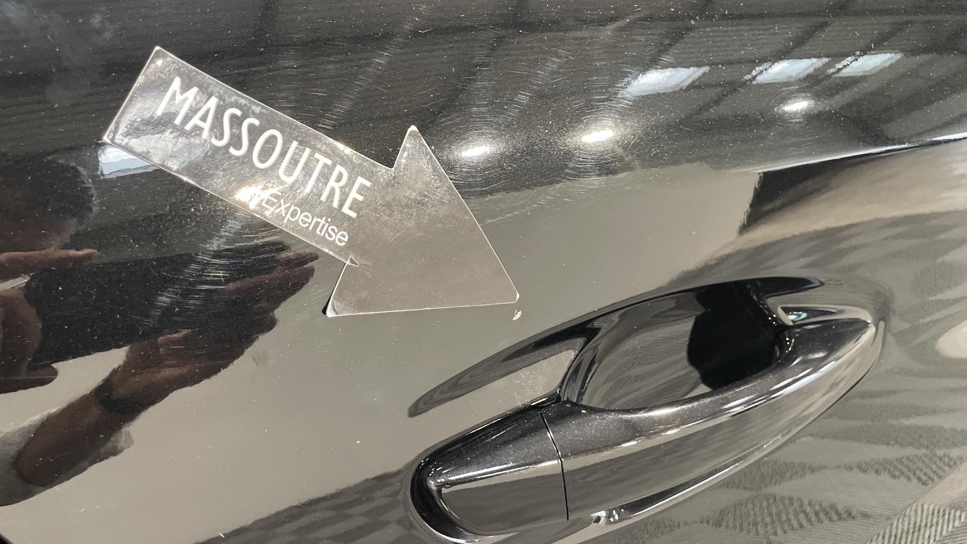 Photo 33 du véhicule PEUGEOT 208