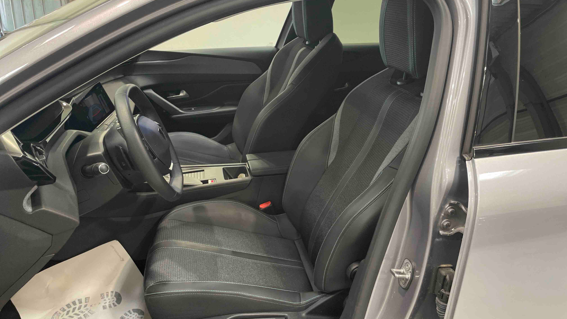 Photo 9 du véhicule PEUGEOT 308