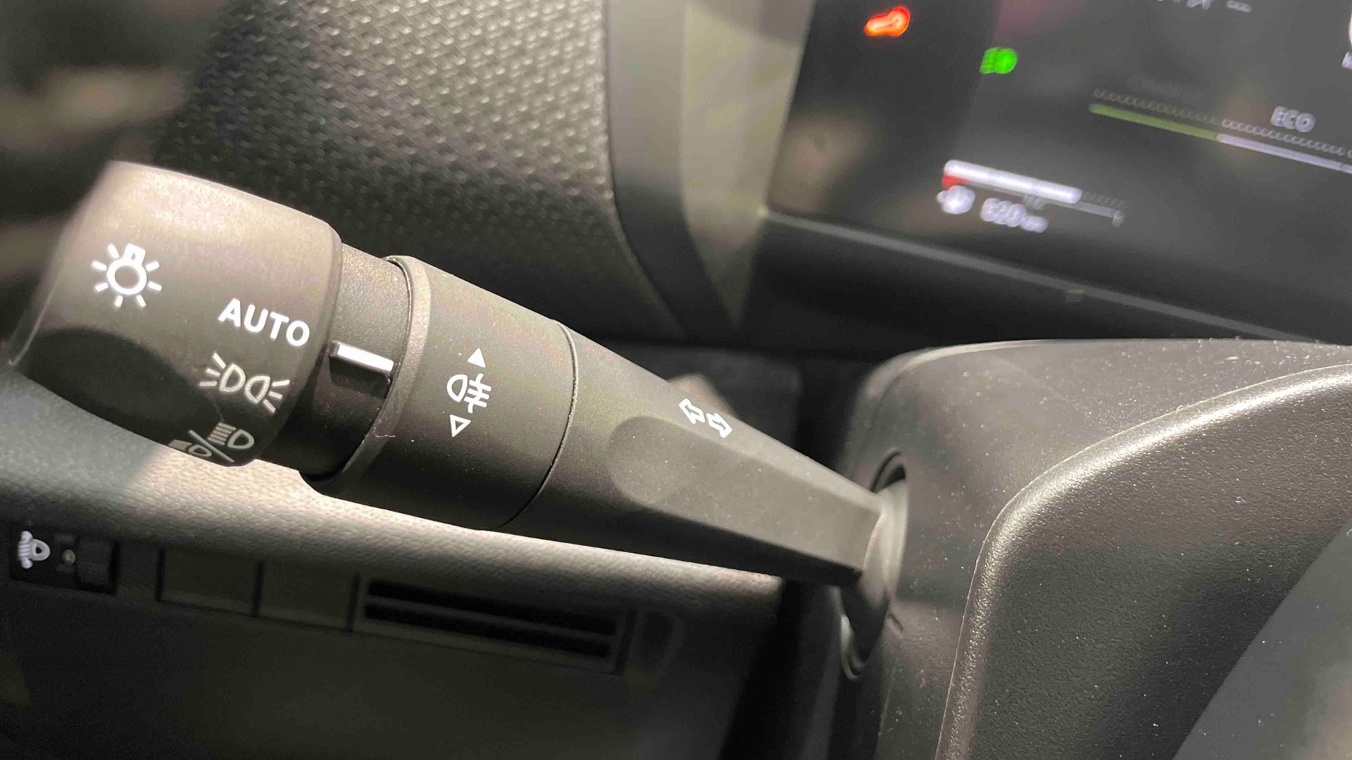 Photo 18 du véhicule CITROEN C4