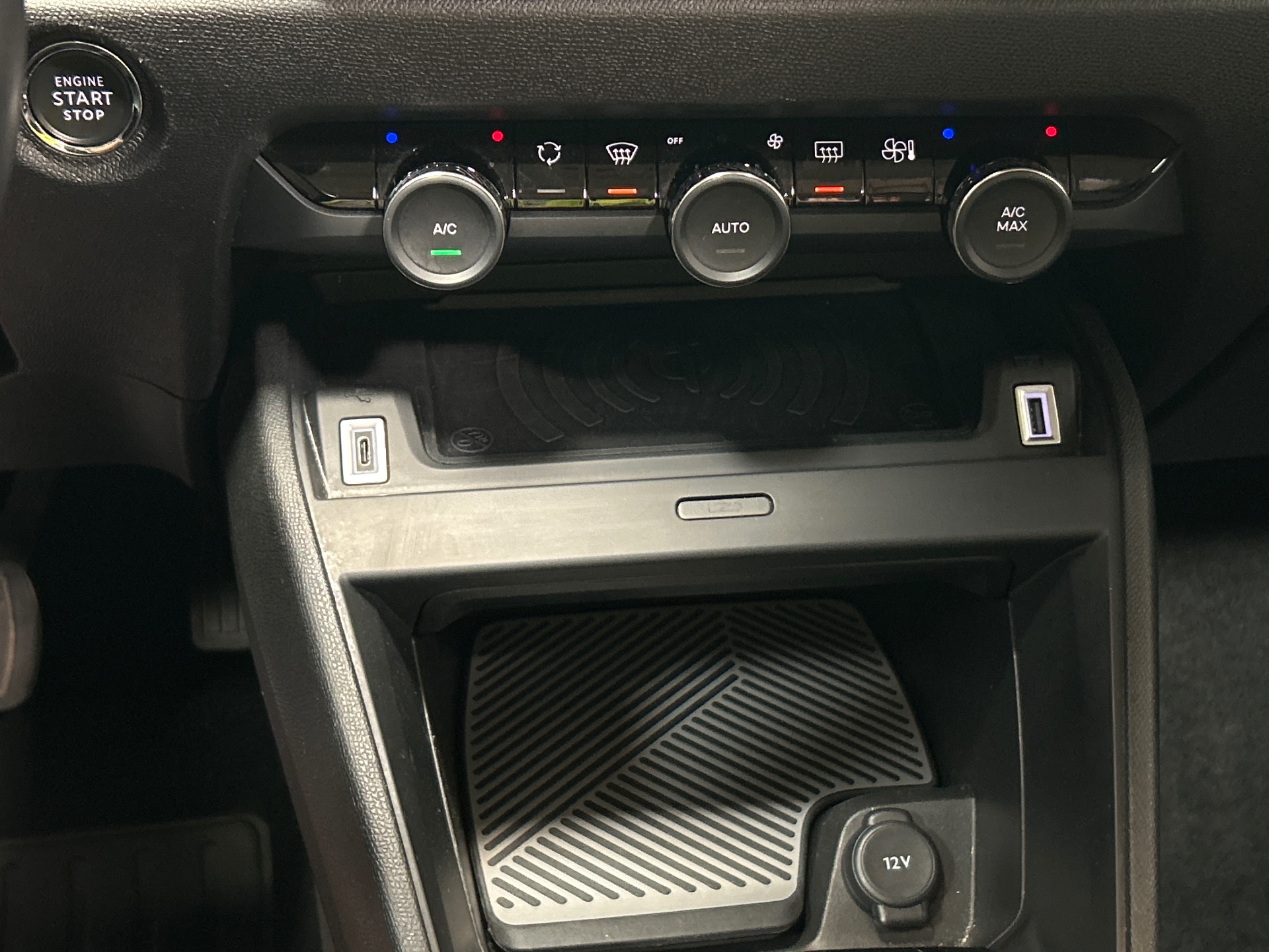 Photo 15 du véhicule CITROEN C4