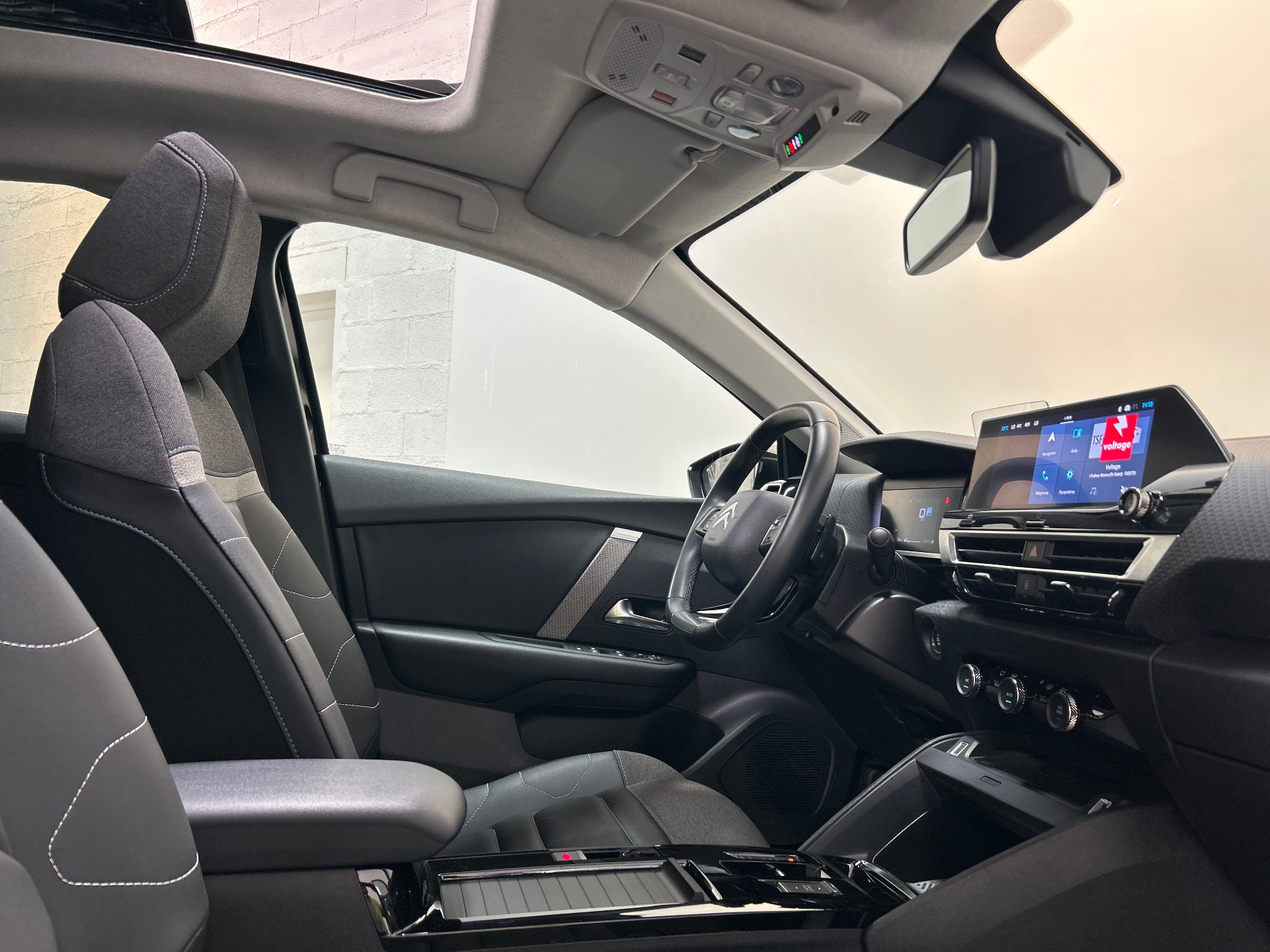 Photo 18 du véhicule CITROEN C4