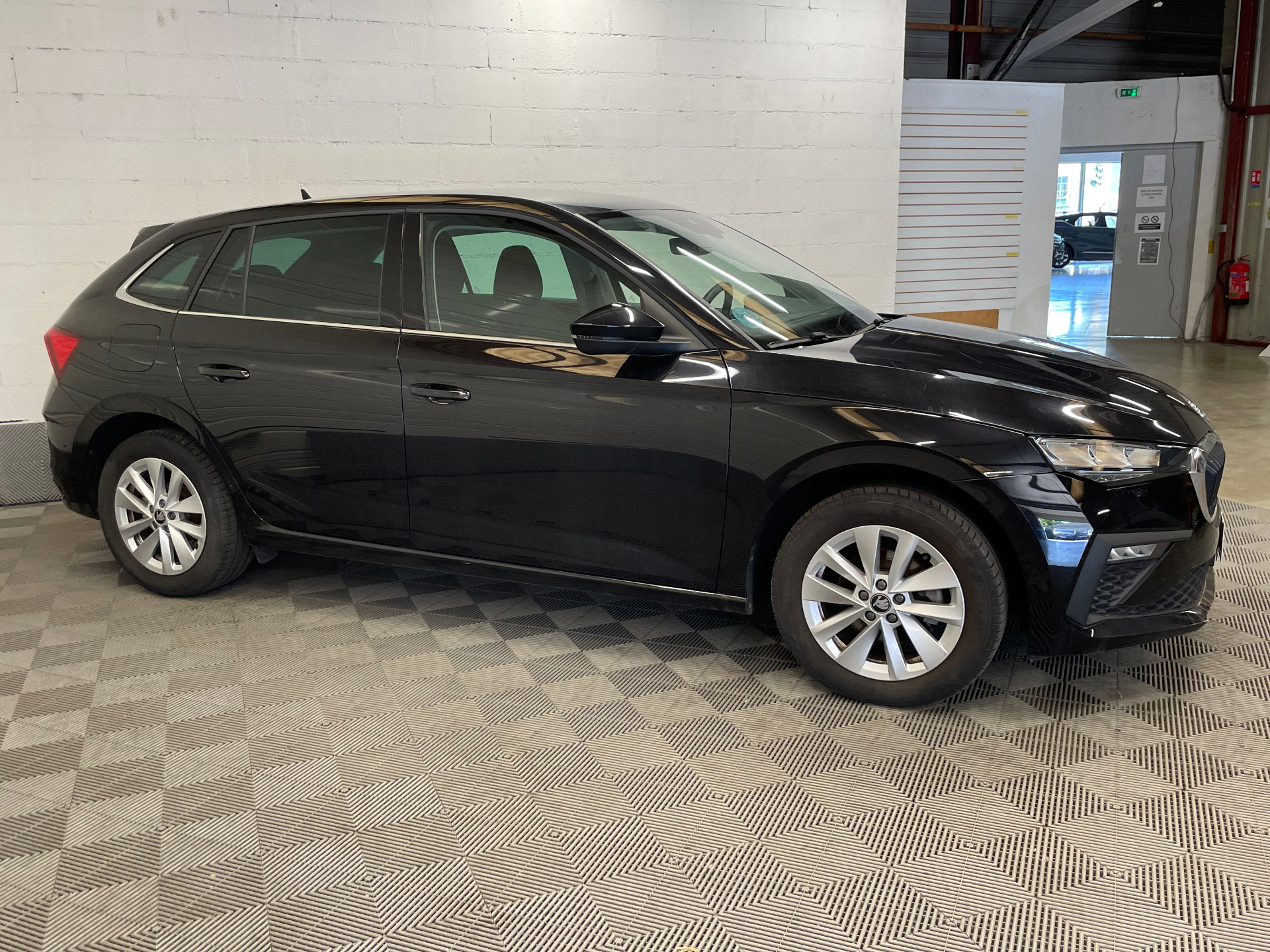 Photo 4 du véhicule SKODA SCALA
