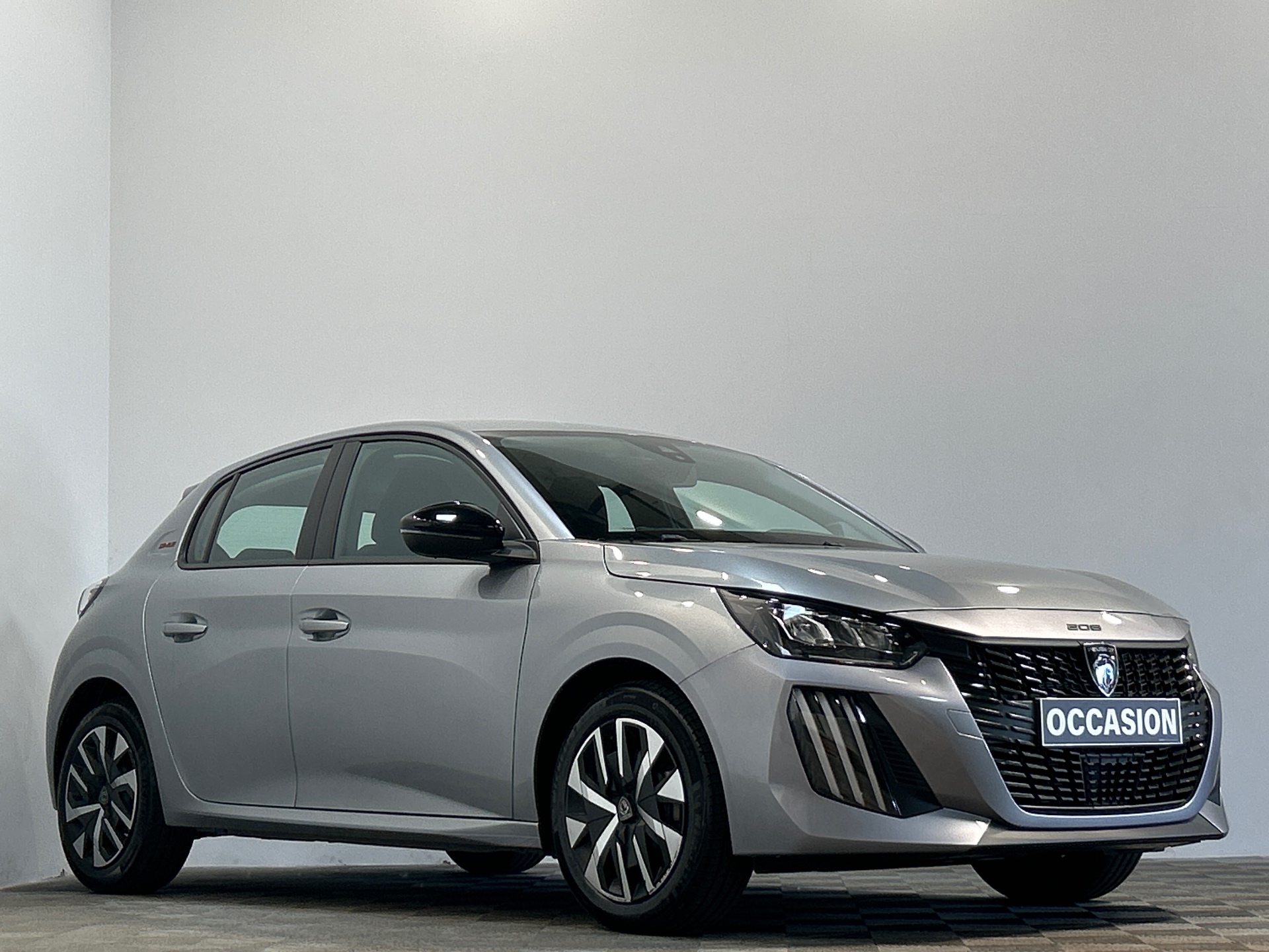 Photo 2 du véhicule PEUGEOT 208