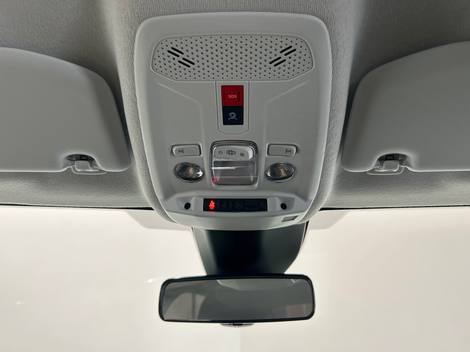 Photo 22 du véhicule PEUGEOT 208