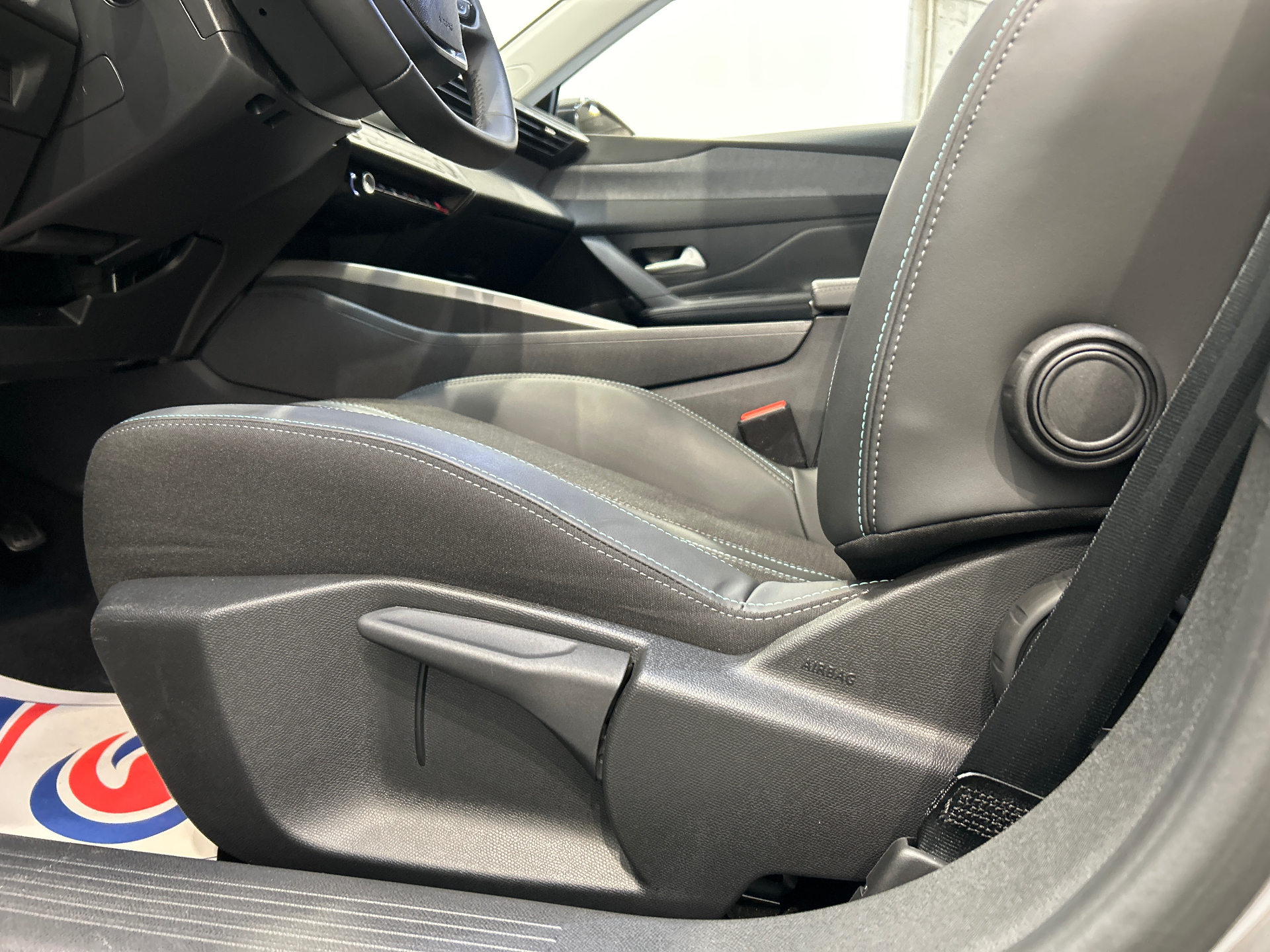 Photo 35 du véhicule PEUGEOT 308 SW