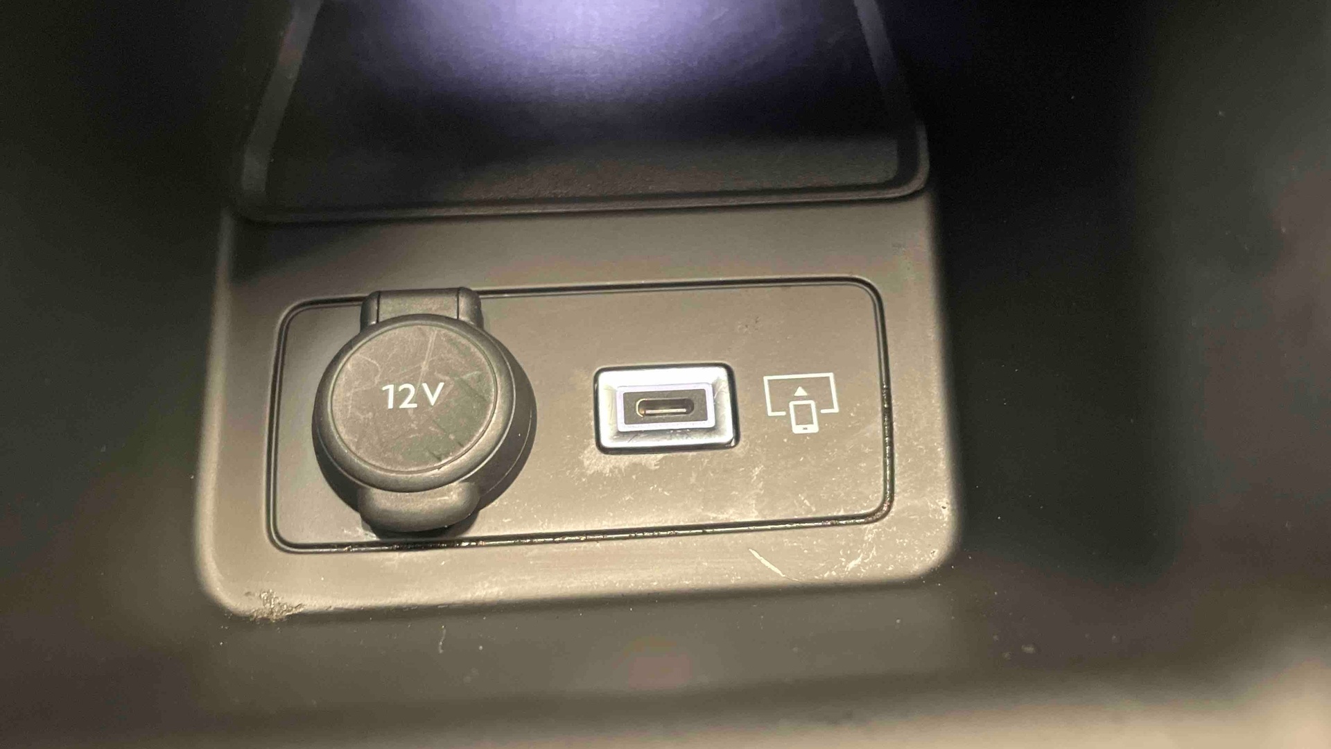 Photo 26 du véhicule PEUGEOT 408