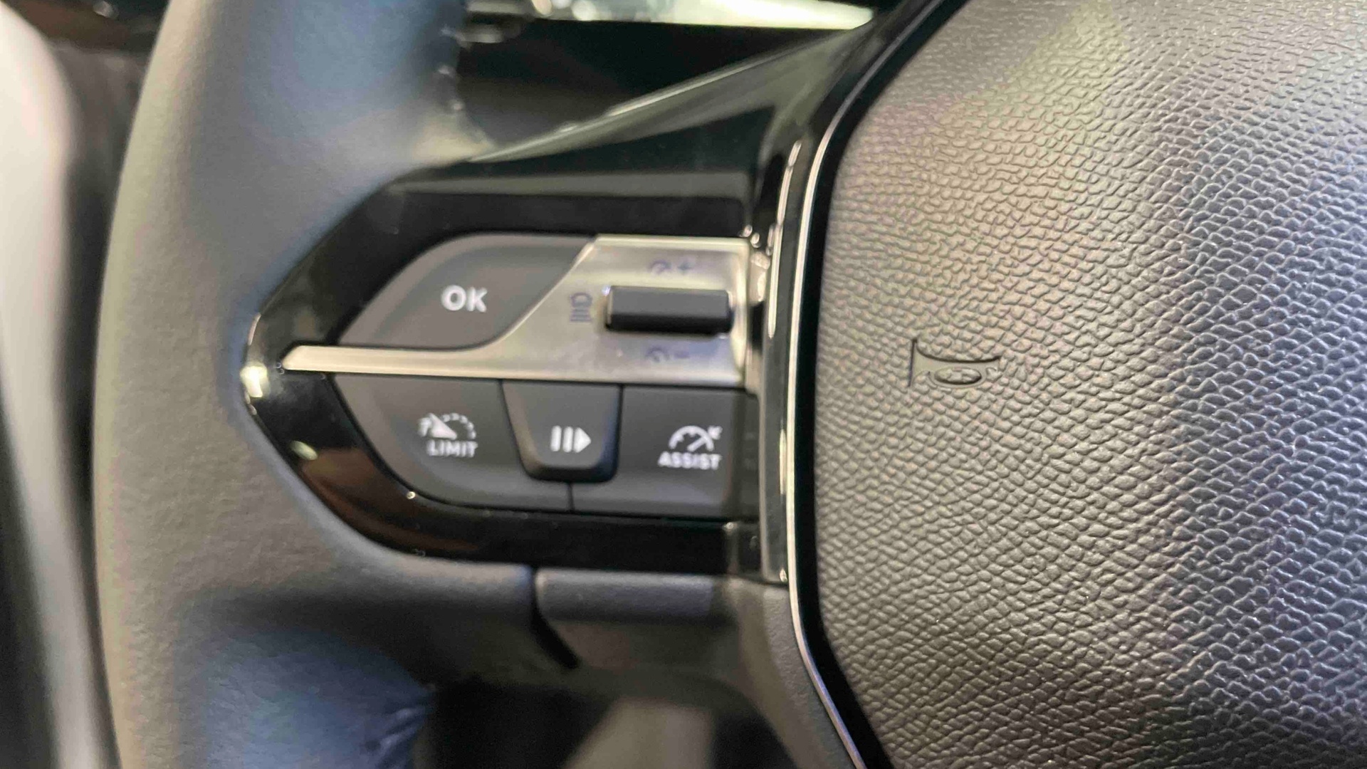 Photo 19 du véhicule PEUGEOT 308