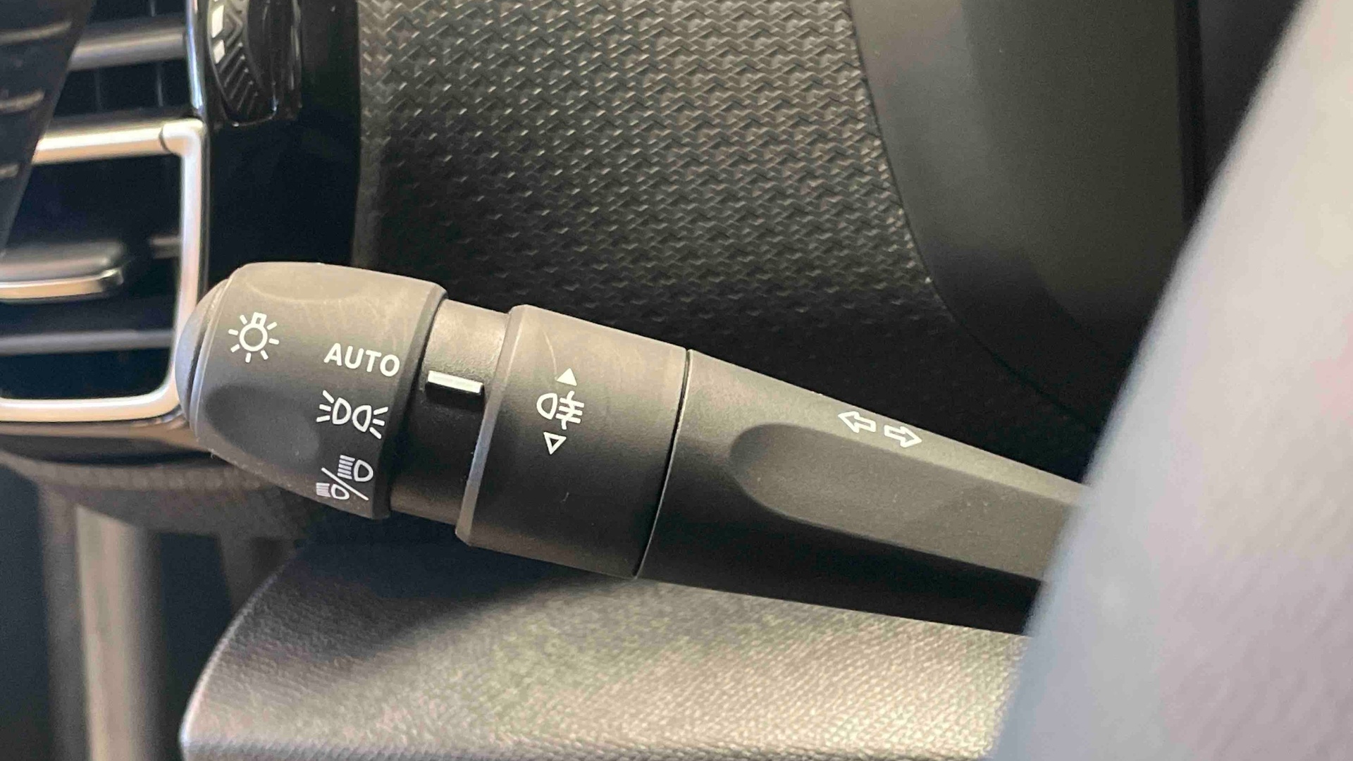 Photo 26 du véhicule CITROEN C4