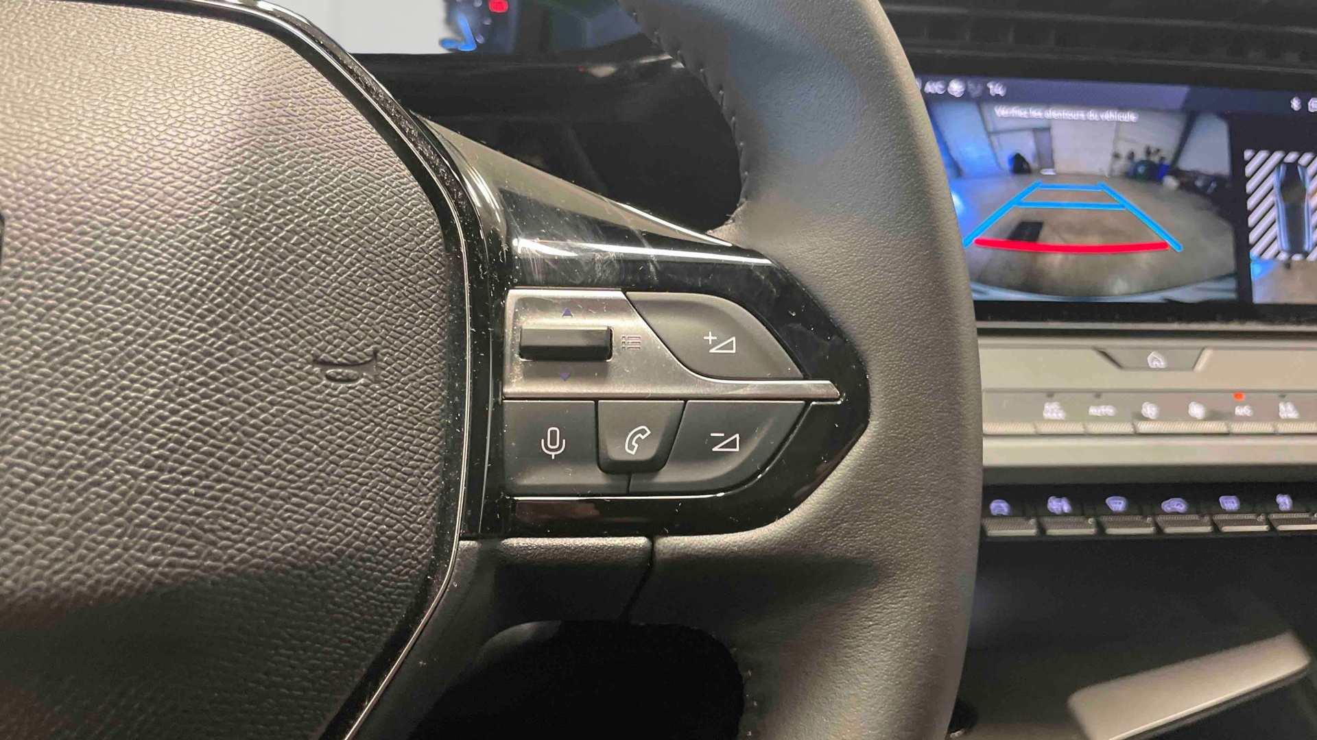 Photo 18 du véhicule PEUGEOT 308