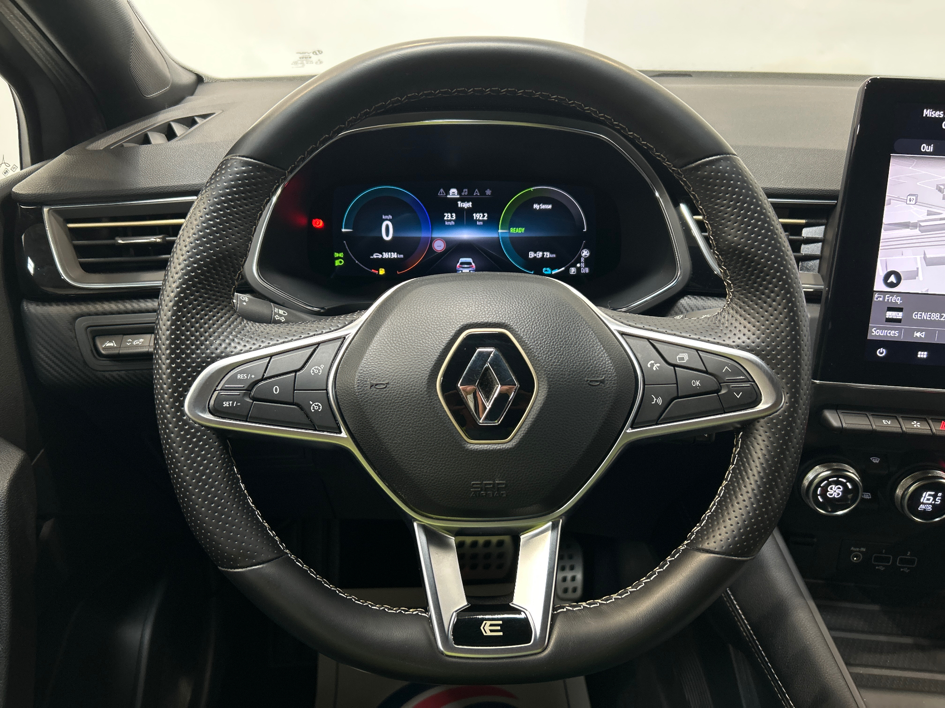 Photo 11 du véhicule RENAULT CAPTUR