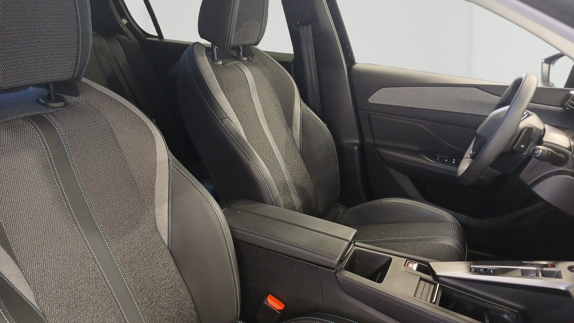 Photo 10 du véhicule PEUGEOT 308