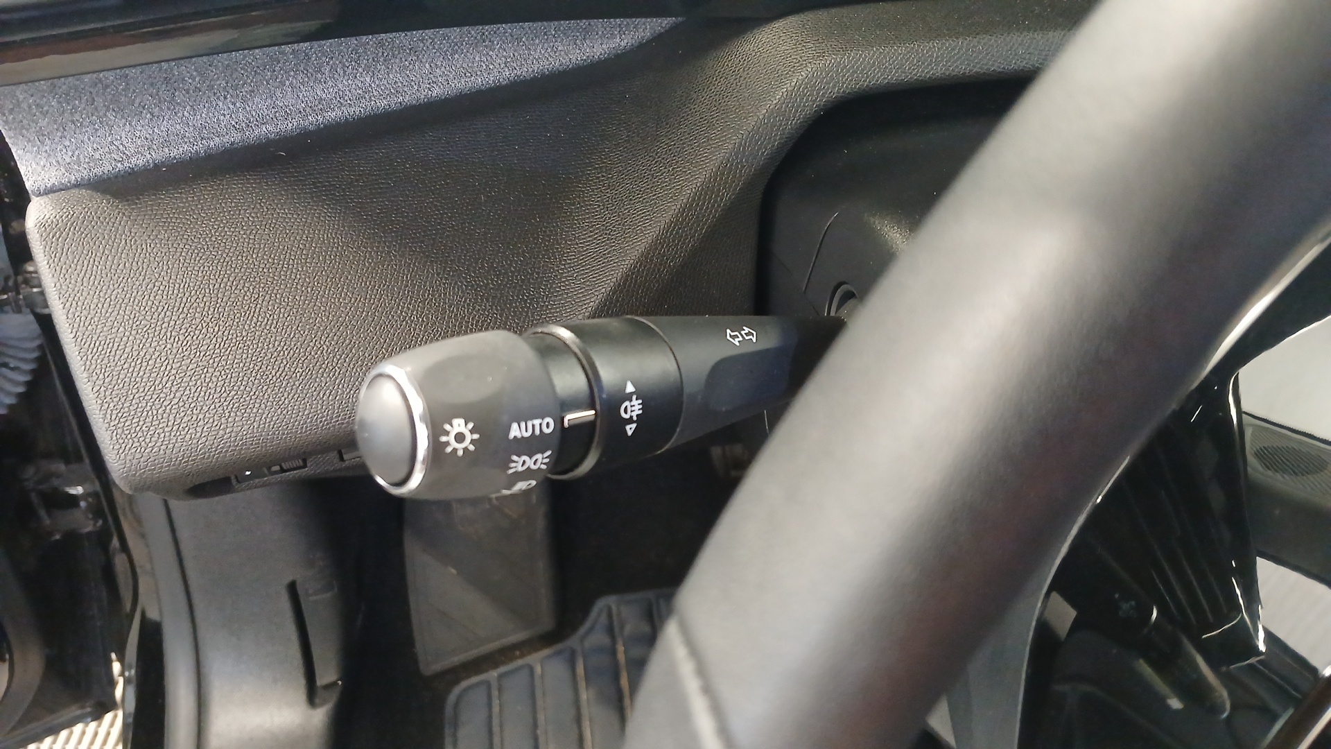 Photo 15 du véhicule PEUGEOT 308