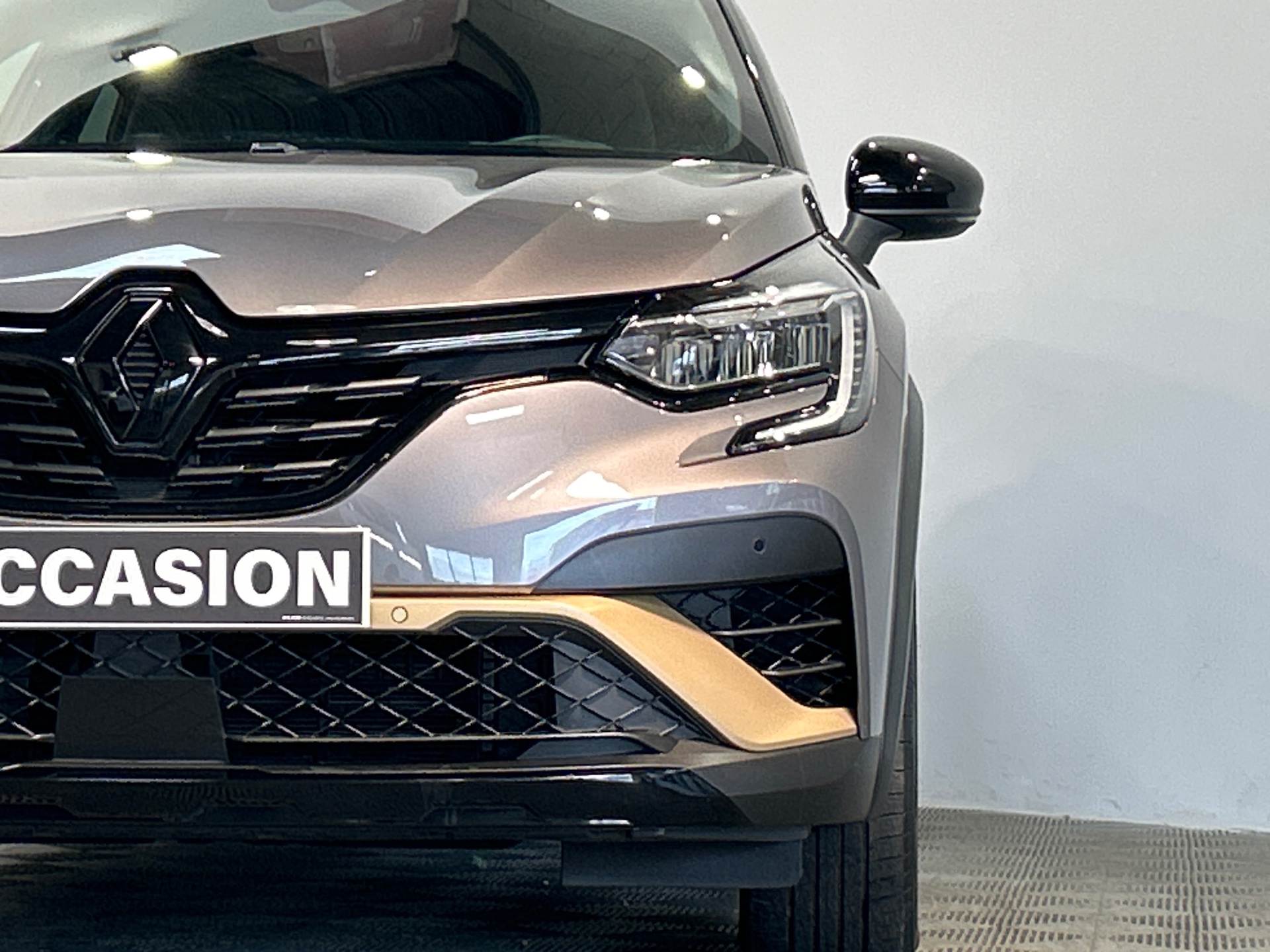 Photo 6 du véhicule RENAULT CAPTUR