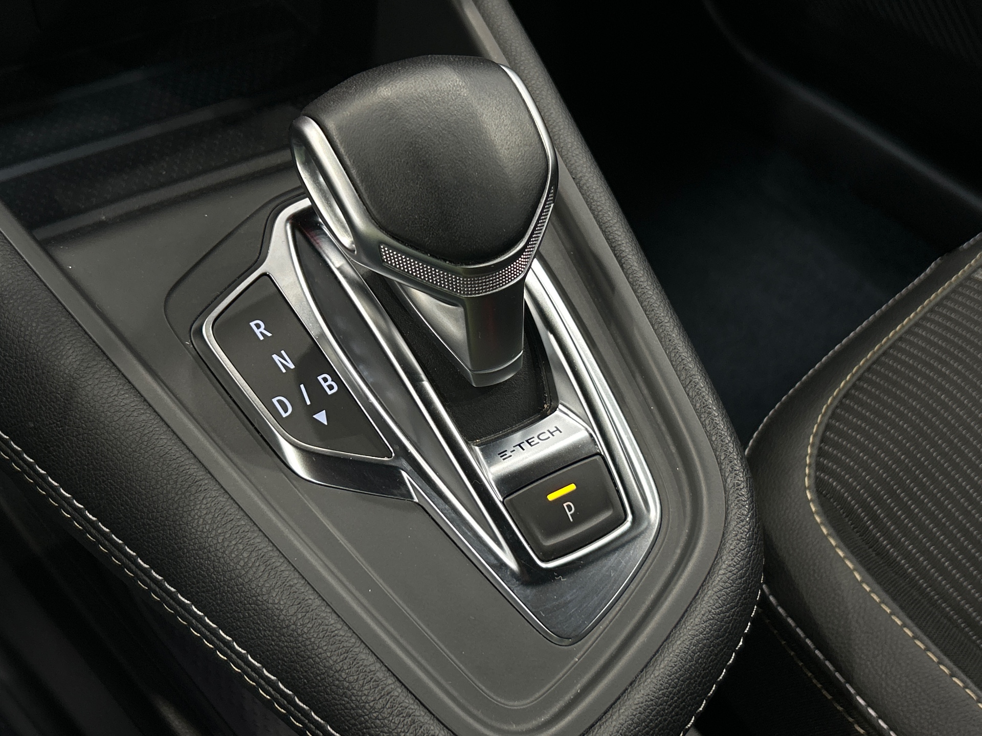 Photo 17 du véhicule RENAULT CAPTUR
