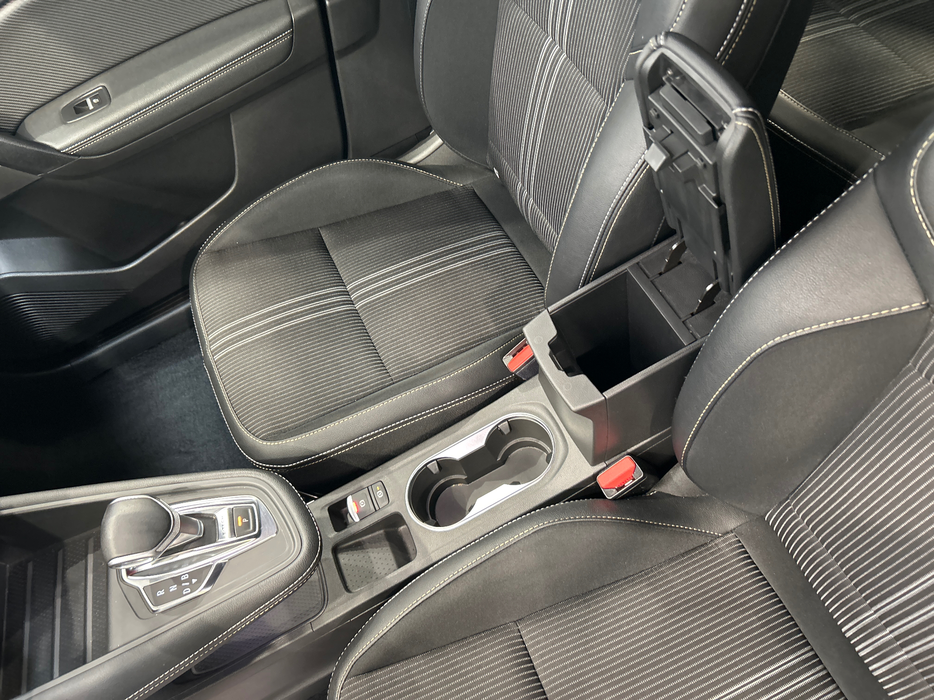 Photo 18 du véhicule RENAULT CAPTUR