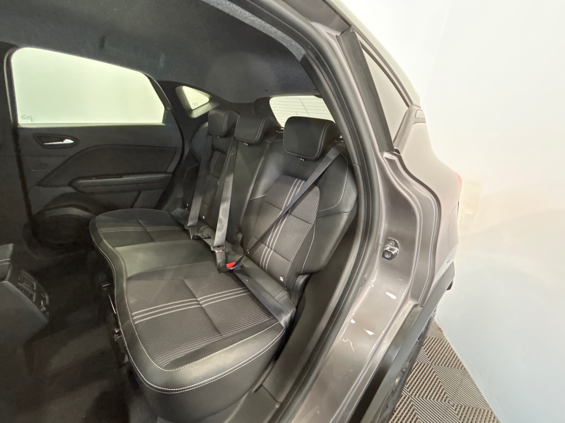 Photo 10 du véhicule RENAULT CAPTUR