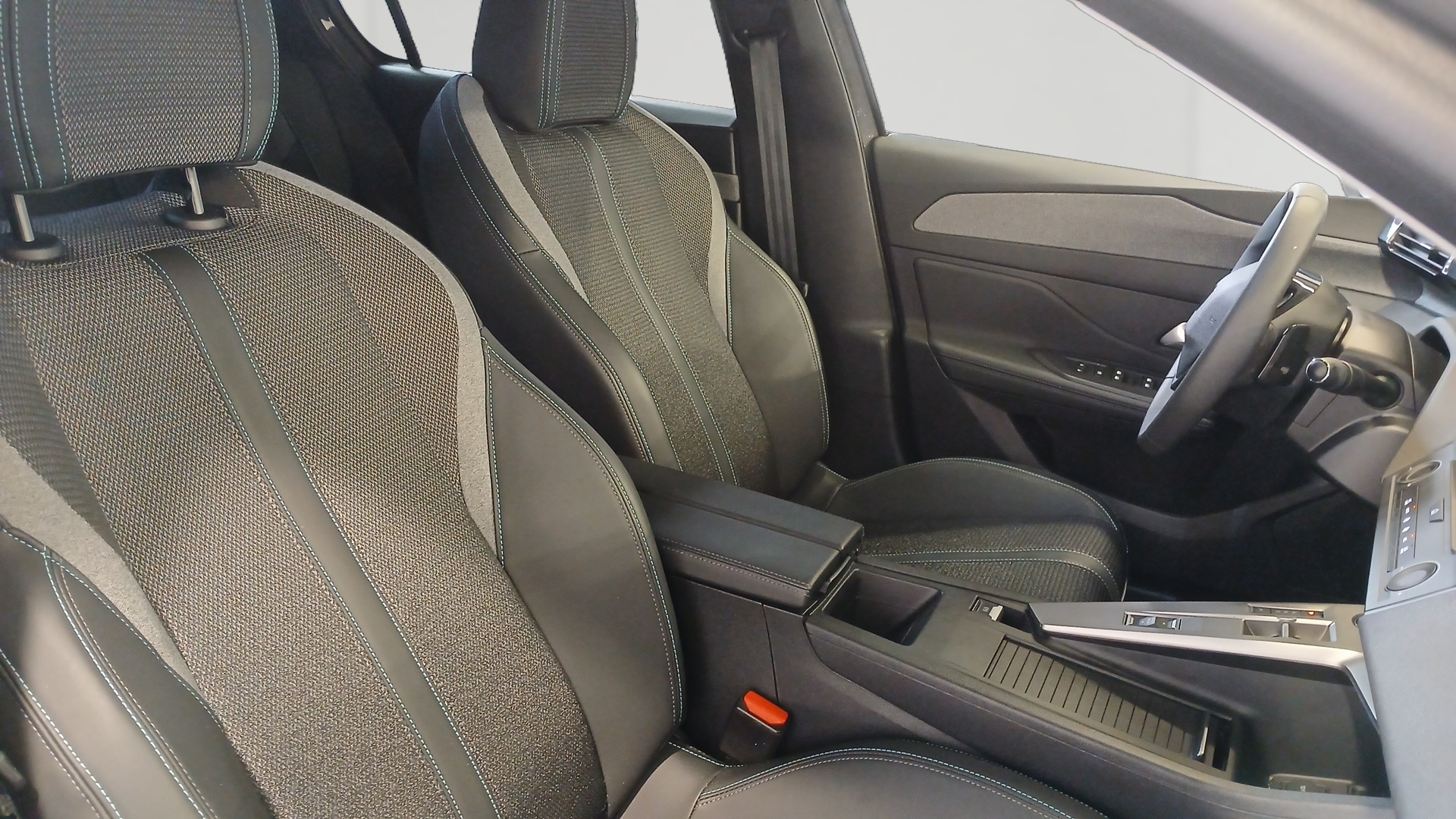 Photo 10 du véhicule PEUGEOT 308