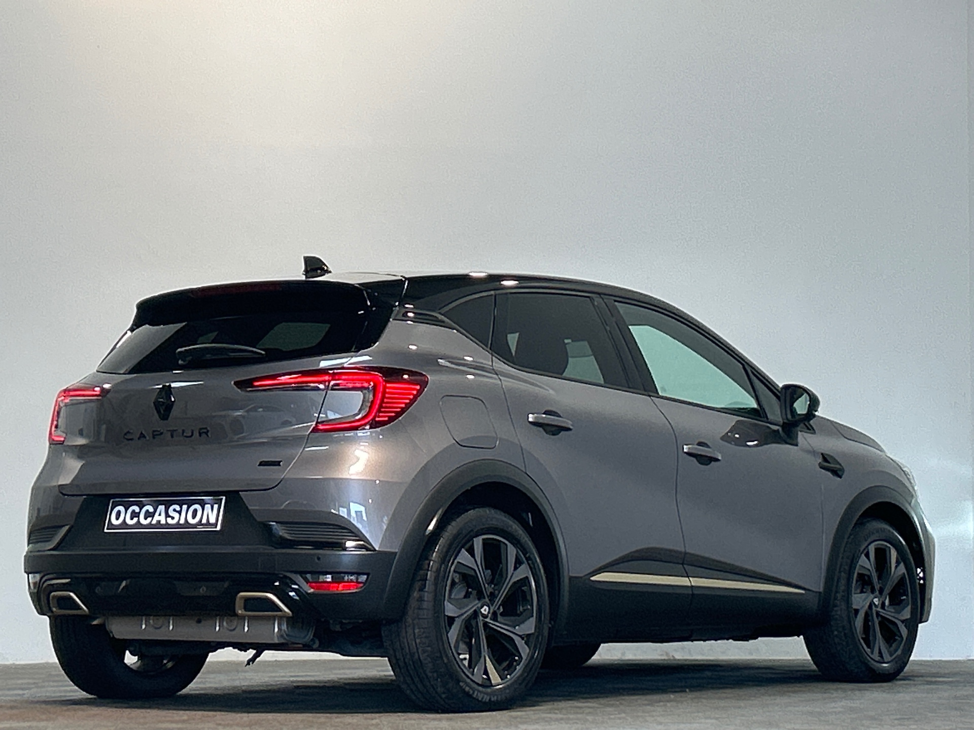 Photo 3 du véhicule RENAULT CAPTUR