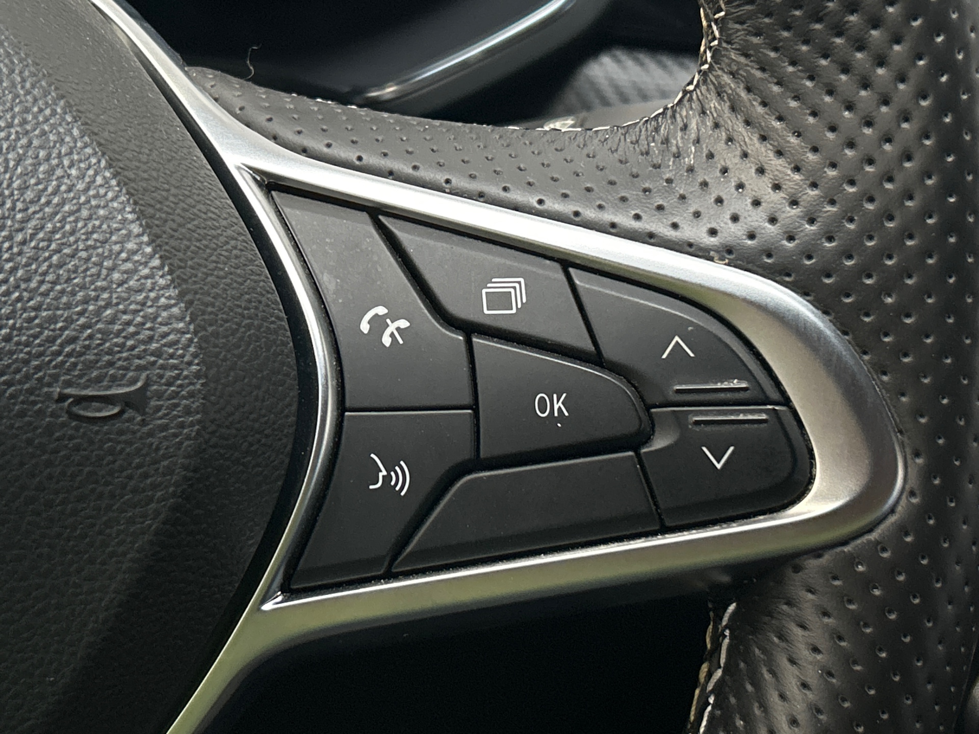 Photo 24 du véhicule RENAULT CAPTUR