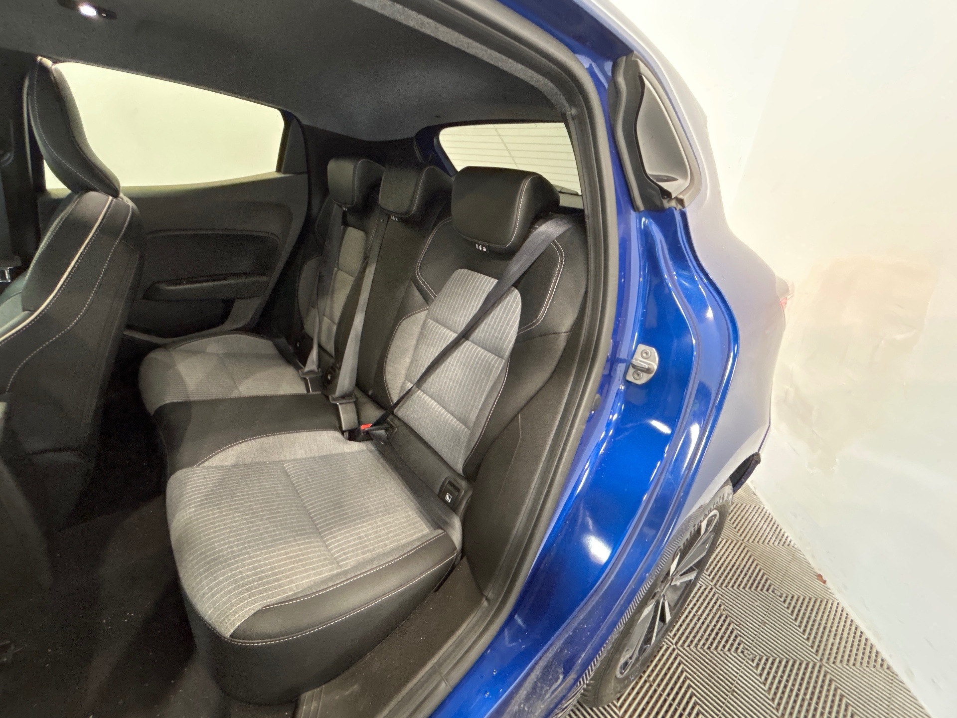 Photo 8 du véhicule RENAULT CLIO V
