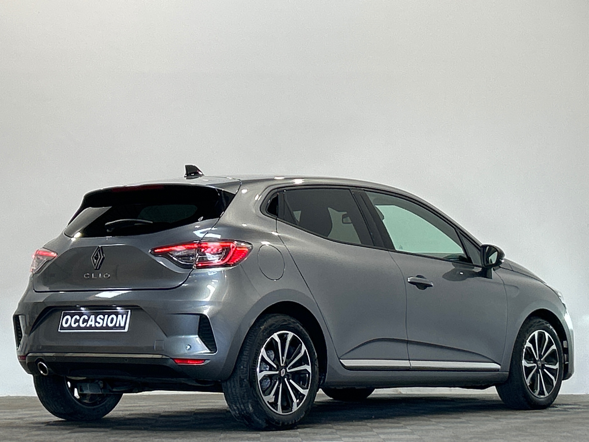 Photo 3 du véhicule RENAULT CLIO V