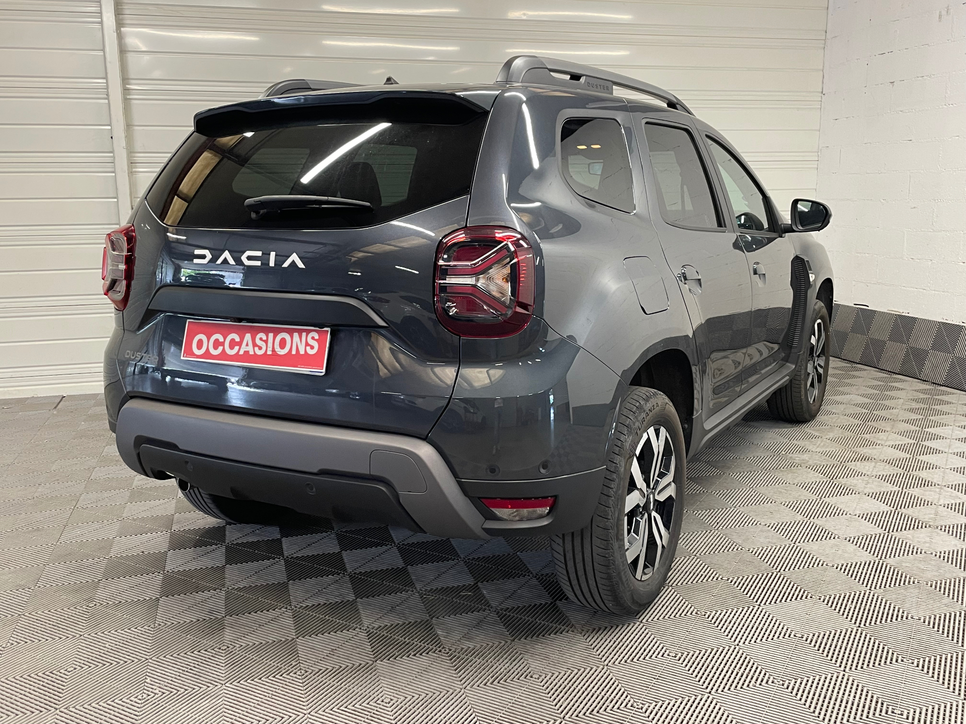 Photo 6 du véhicule DACIA DUSTER