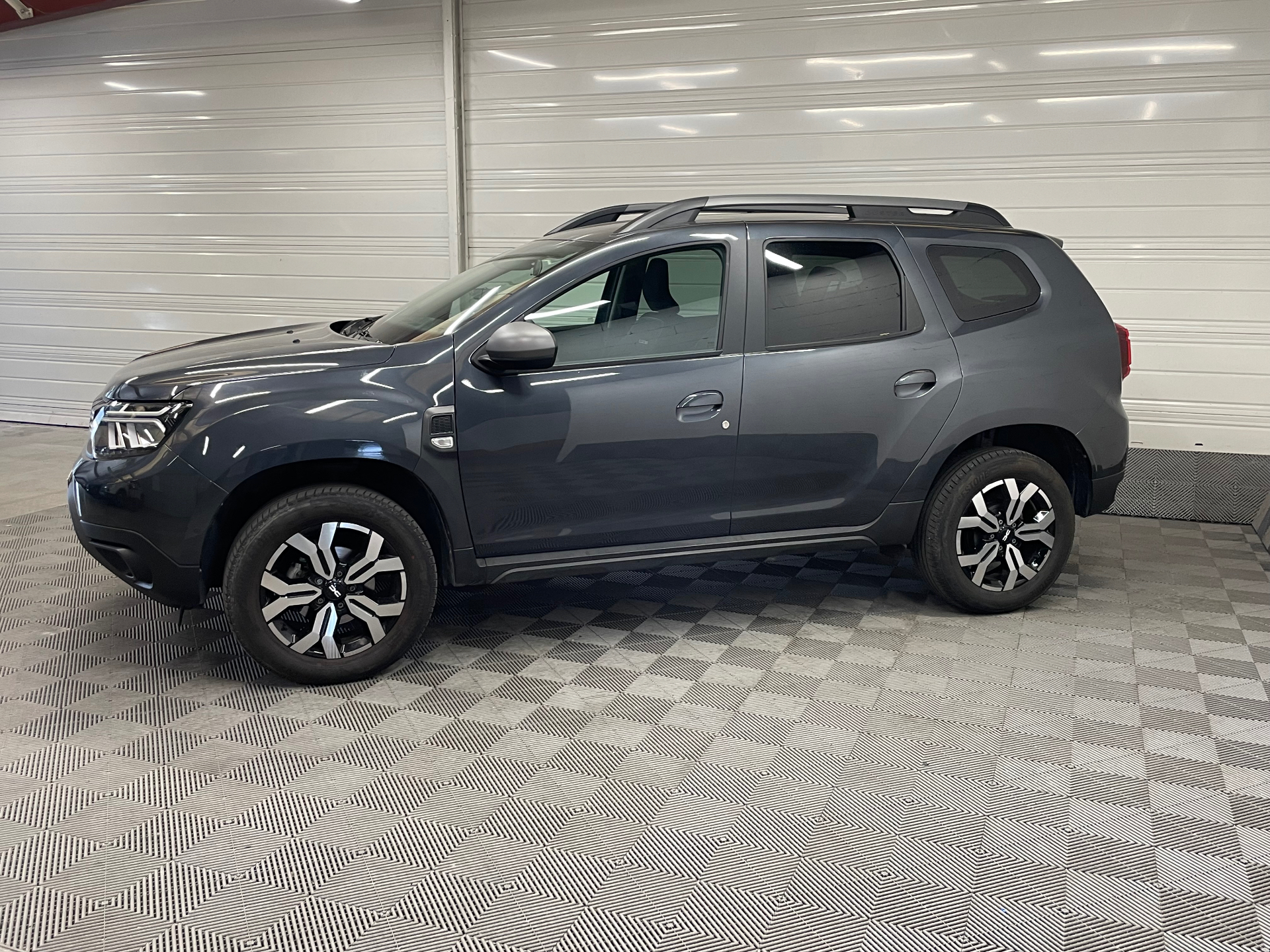 Photo 5 du véhicule DACIA DUSTER