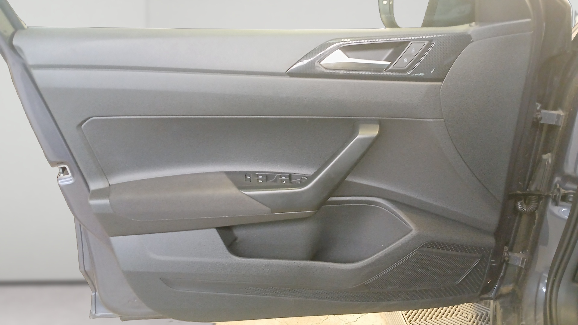 Photo 9 du véhicule VOLKSWAGEN TAIGO