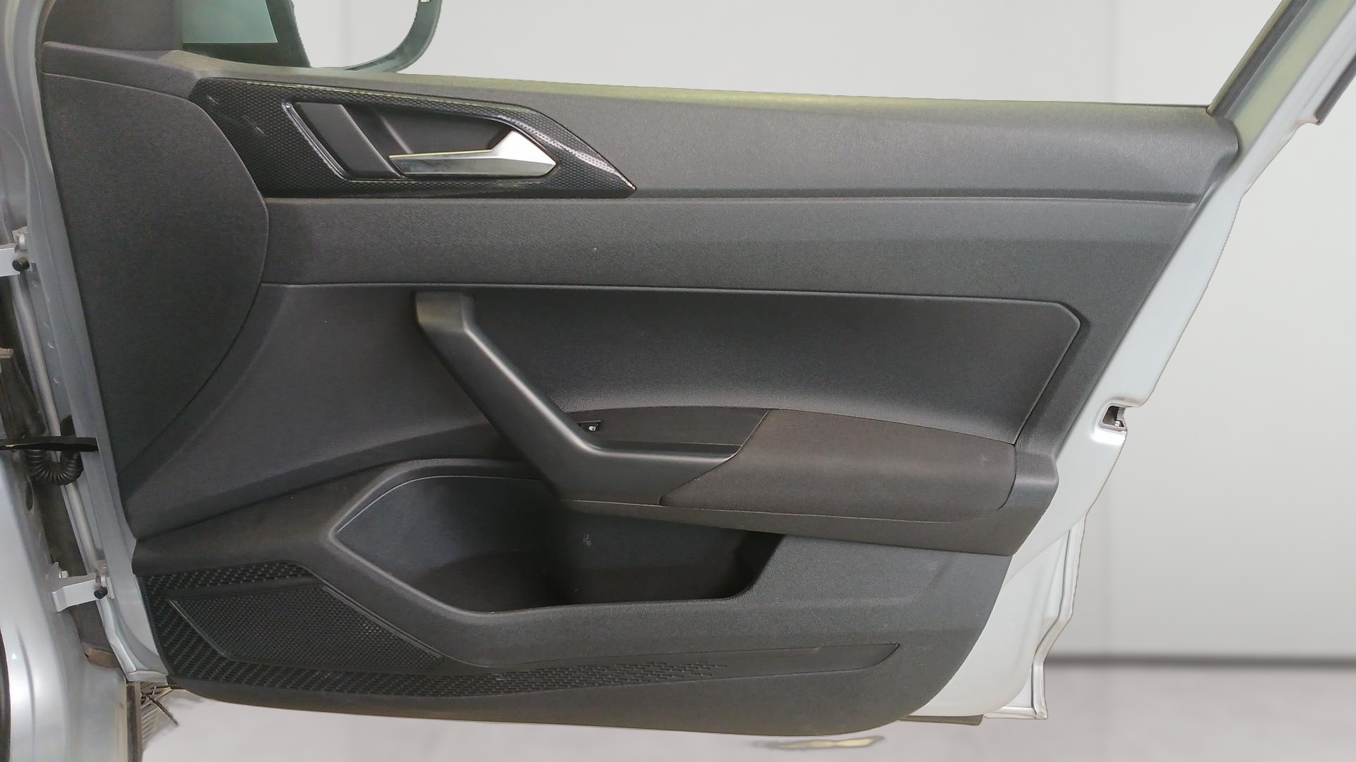 Photo 10 du véhicule VOLKSWAGEN TAIGO