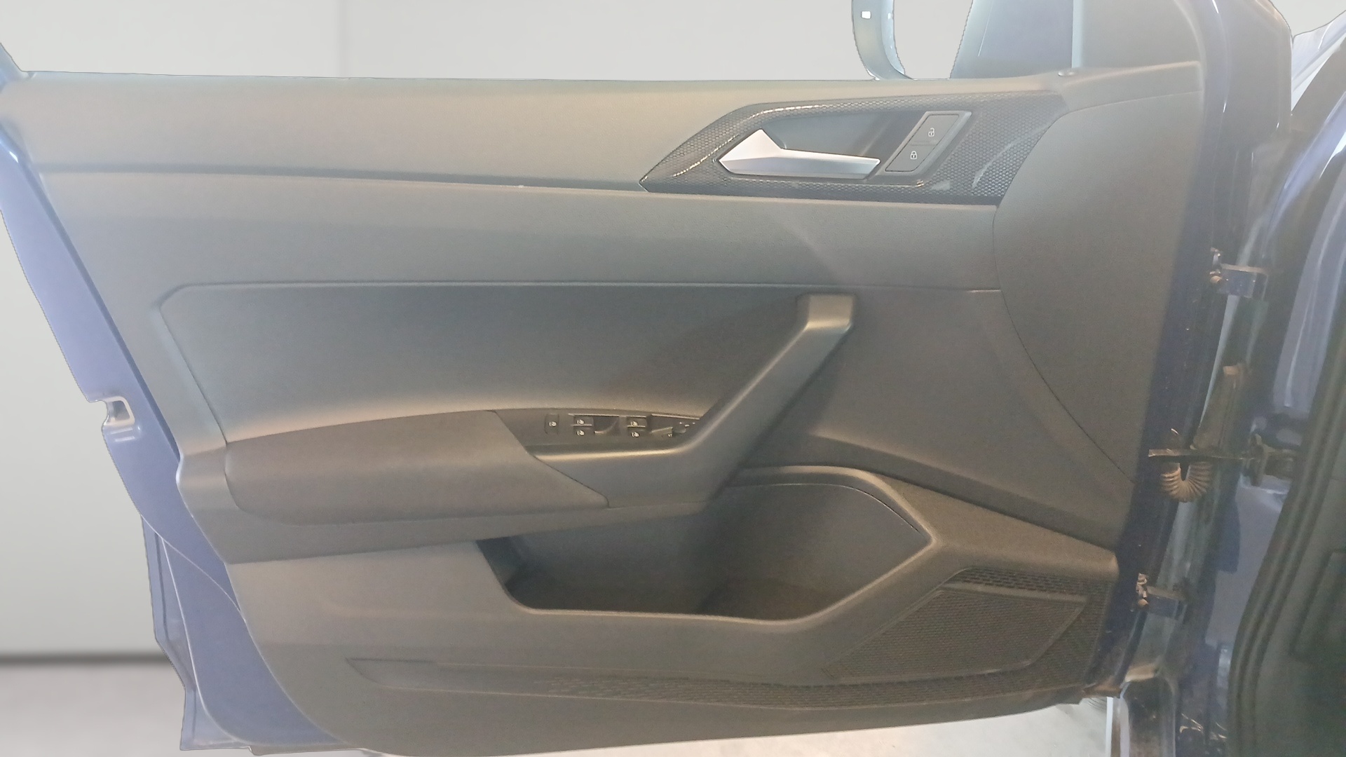 Photo 10 du véhicule VOLKSWAGEN TAIGO