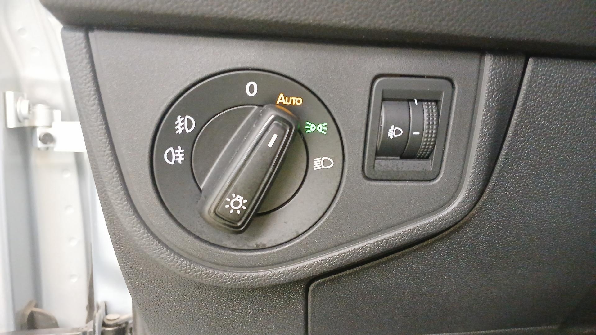 Photo 11 du véhicule VOLKSWAGEN TAIGO