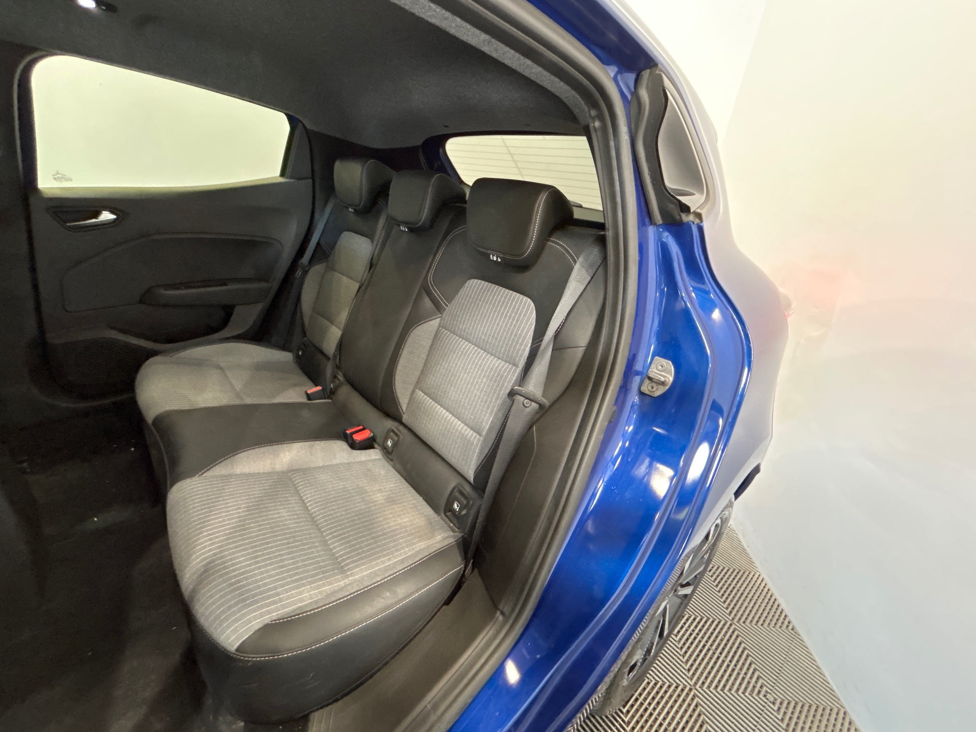Photo 8 du véhicule RENAULT CLIO V