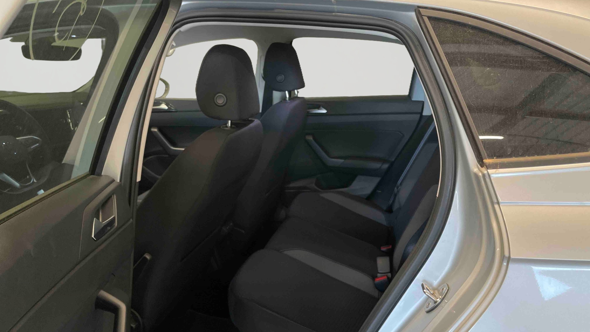 Photo 9 du véhicule VOLKSWAGEN TAIGO