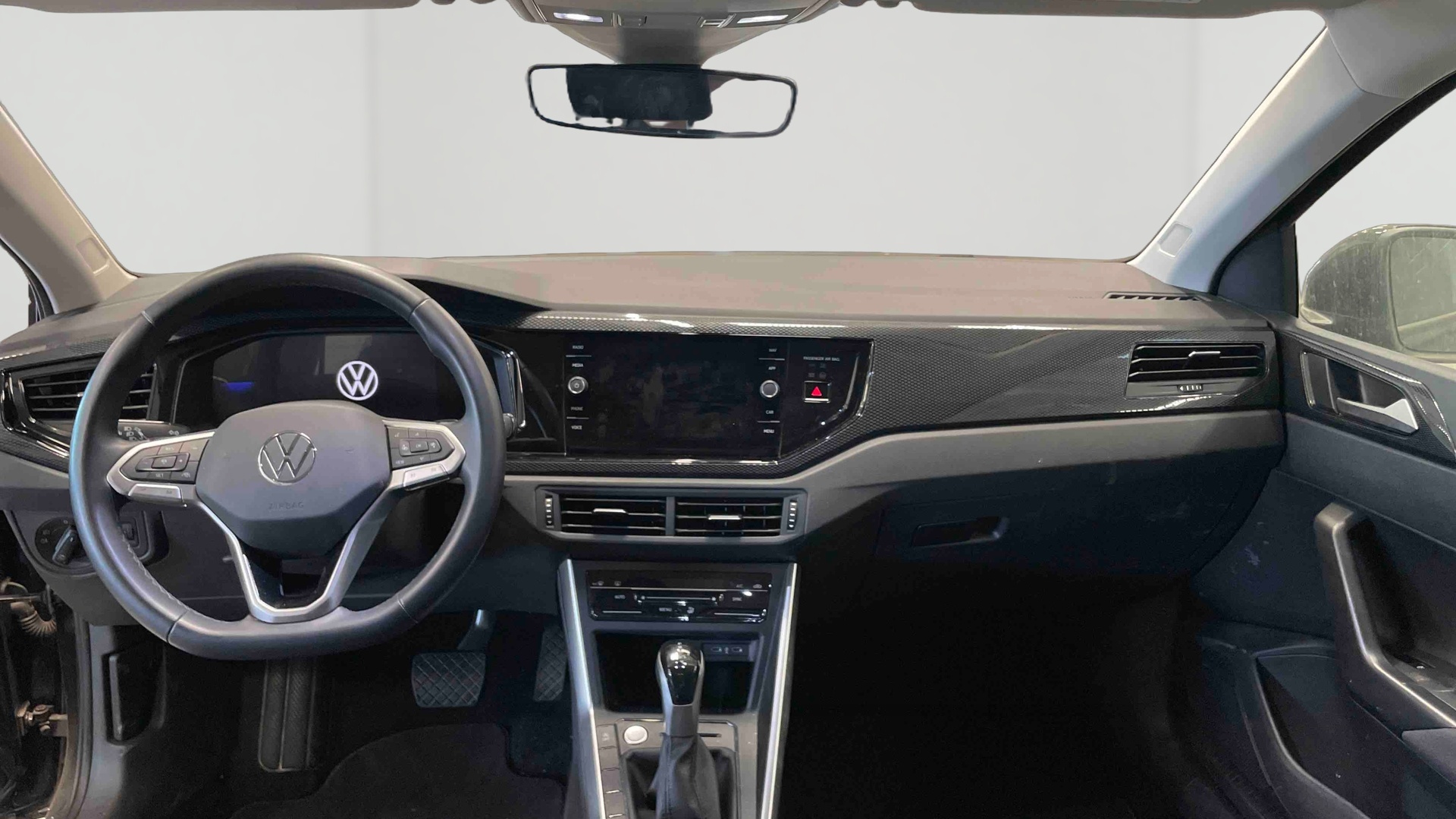 Photo 7 du véhicule VOLKSWAGEN TAIGO