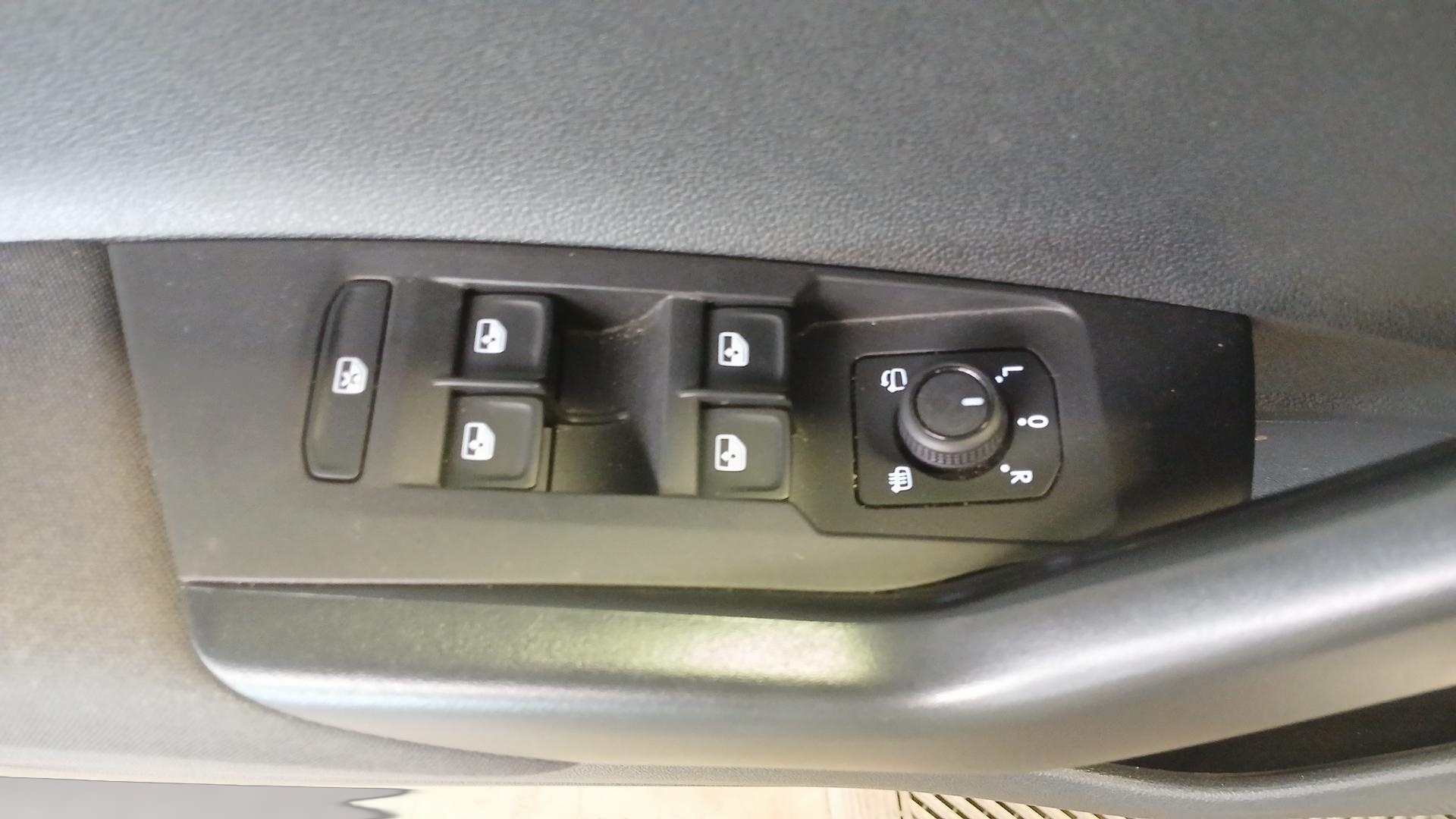 Photo 8 du véhicule VOLKSWAGEN TAIGO