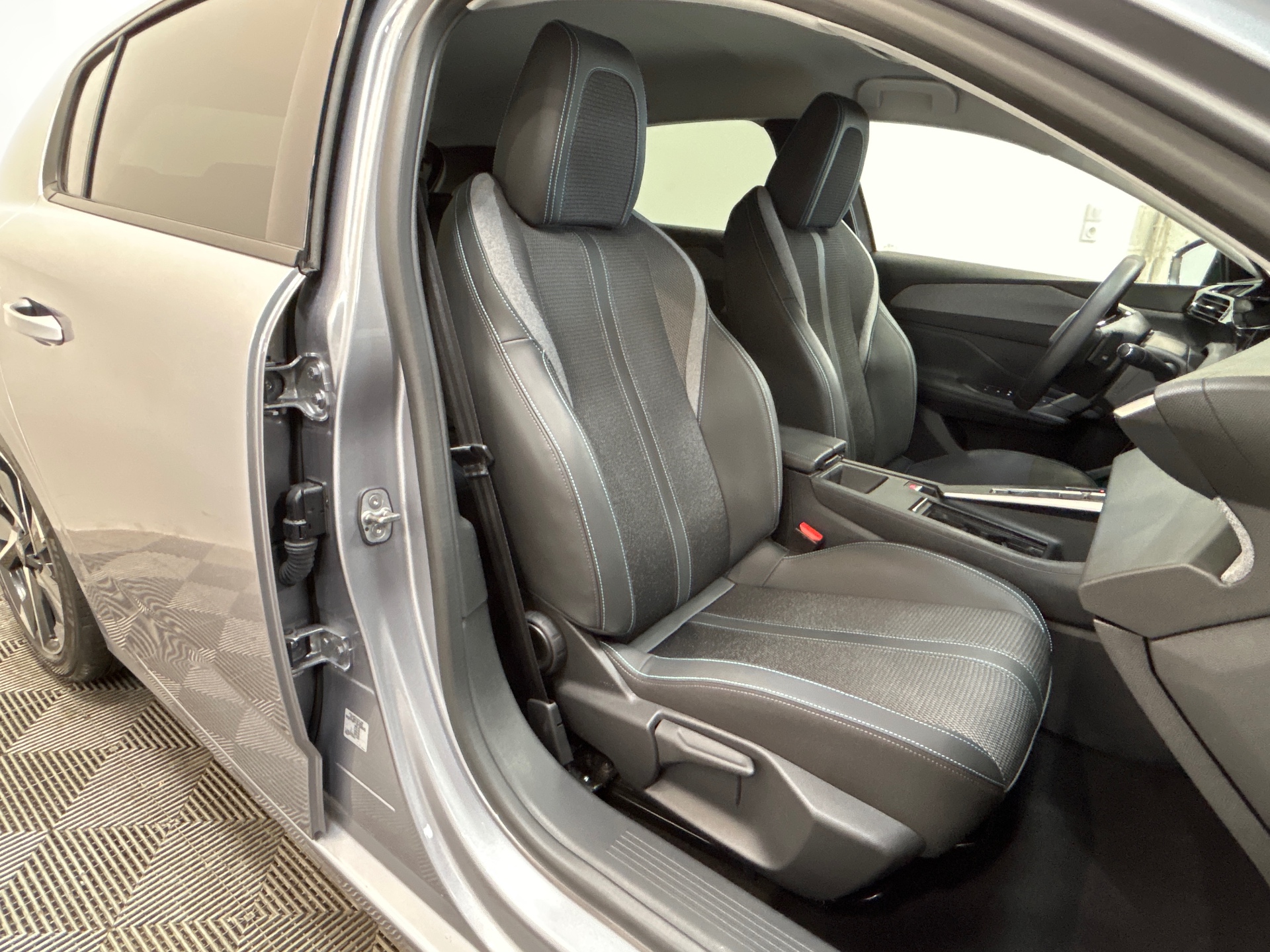 Photo 35 du véhicule PEUGEOT 308
