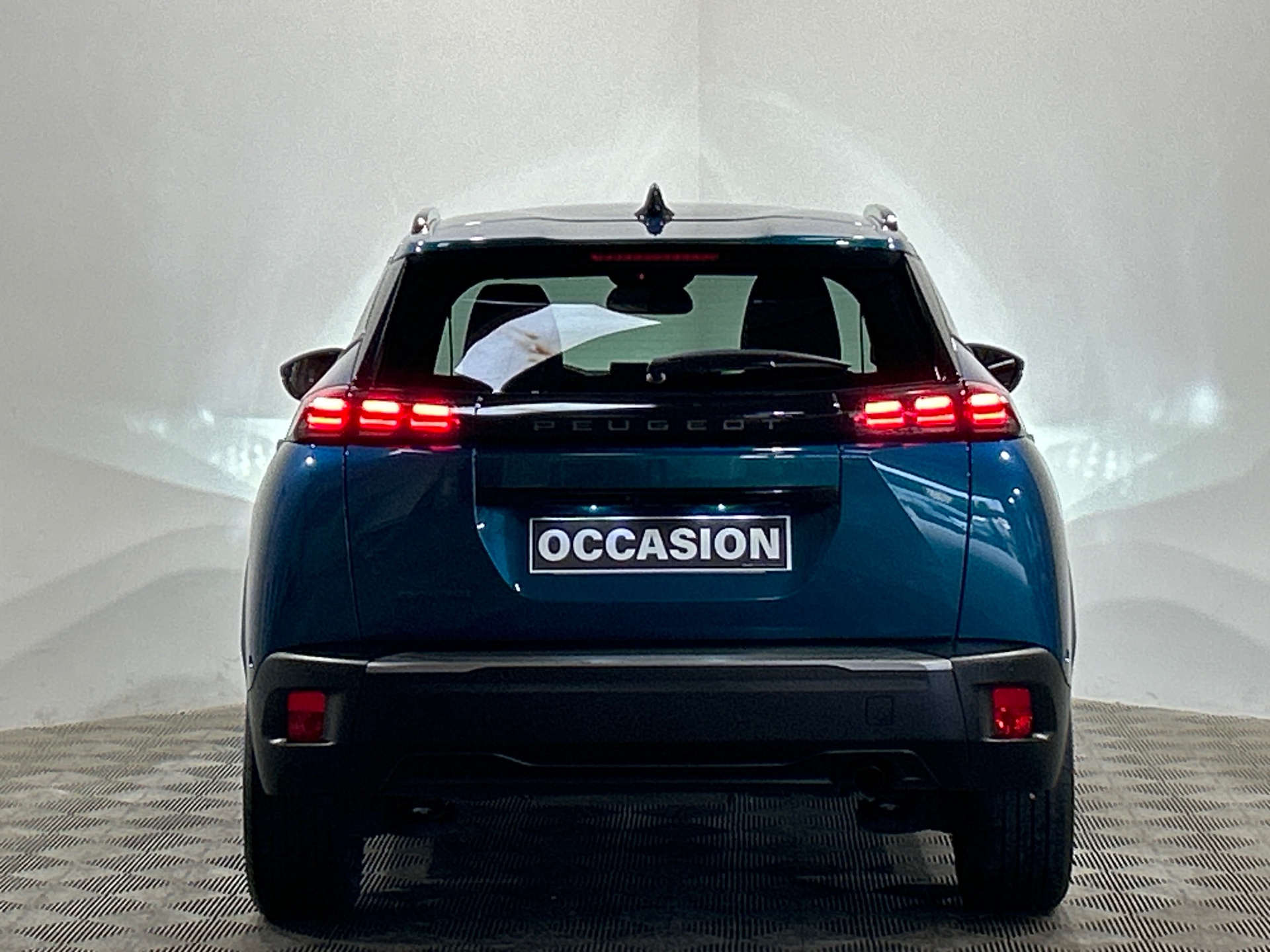 Photo 7 du véhicule PEUGEOT 2008
