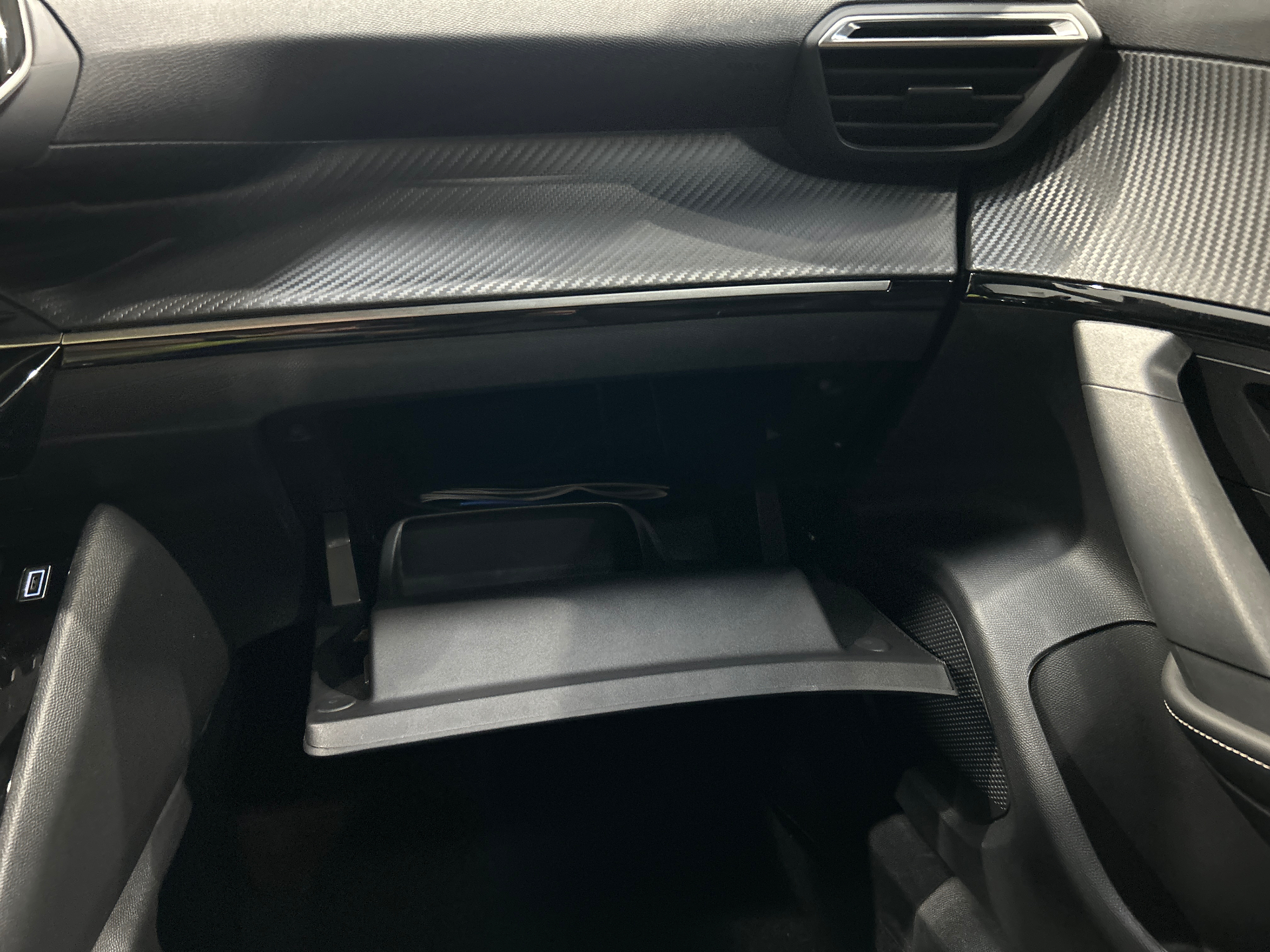 Photo 25 du véhicule PEUGEOT 2008