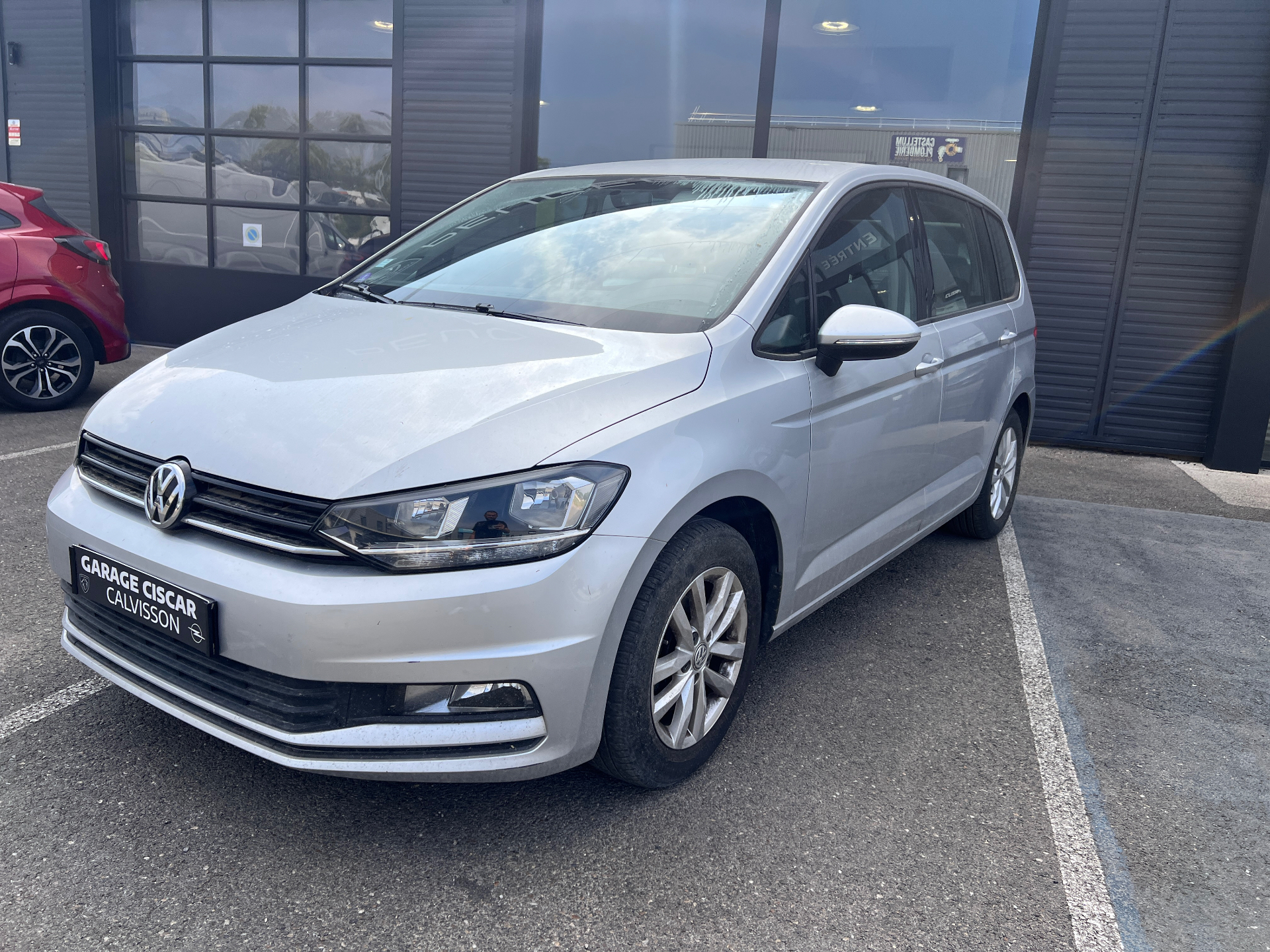 VOLKSWAGEN TOURAN 2015 — photo 4