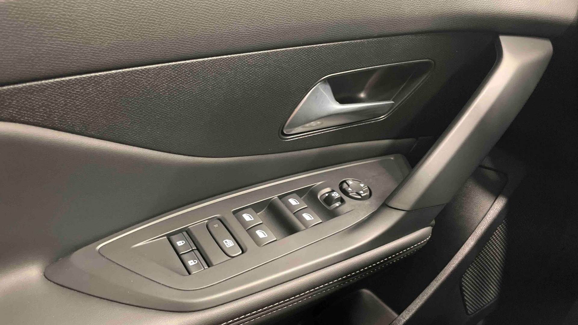 Photo 20 du véhicule PEUGEOT 308