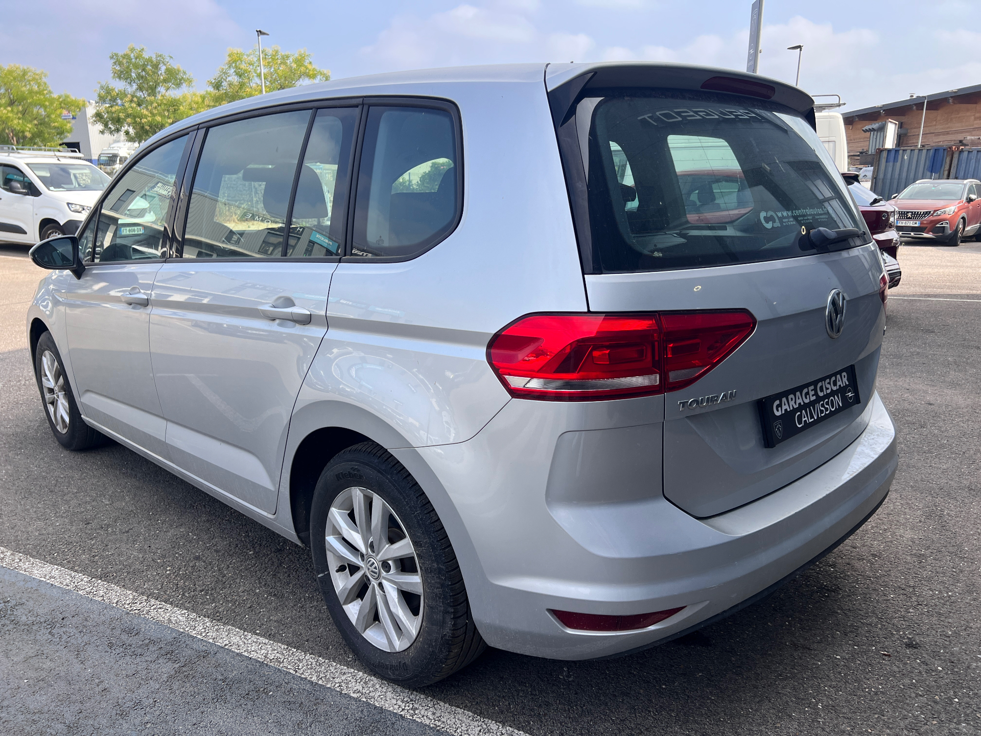 VOLKSWAGEN TOURAN 2015 — photo 7
