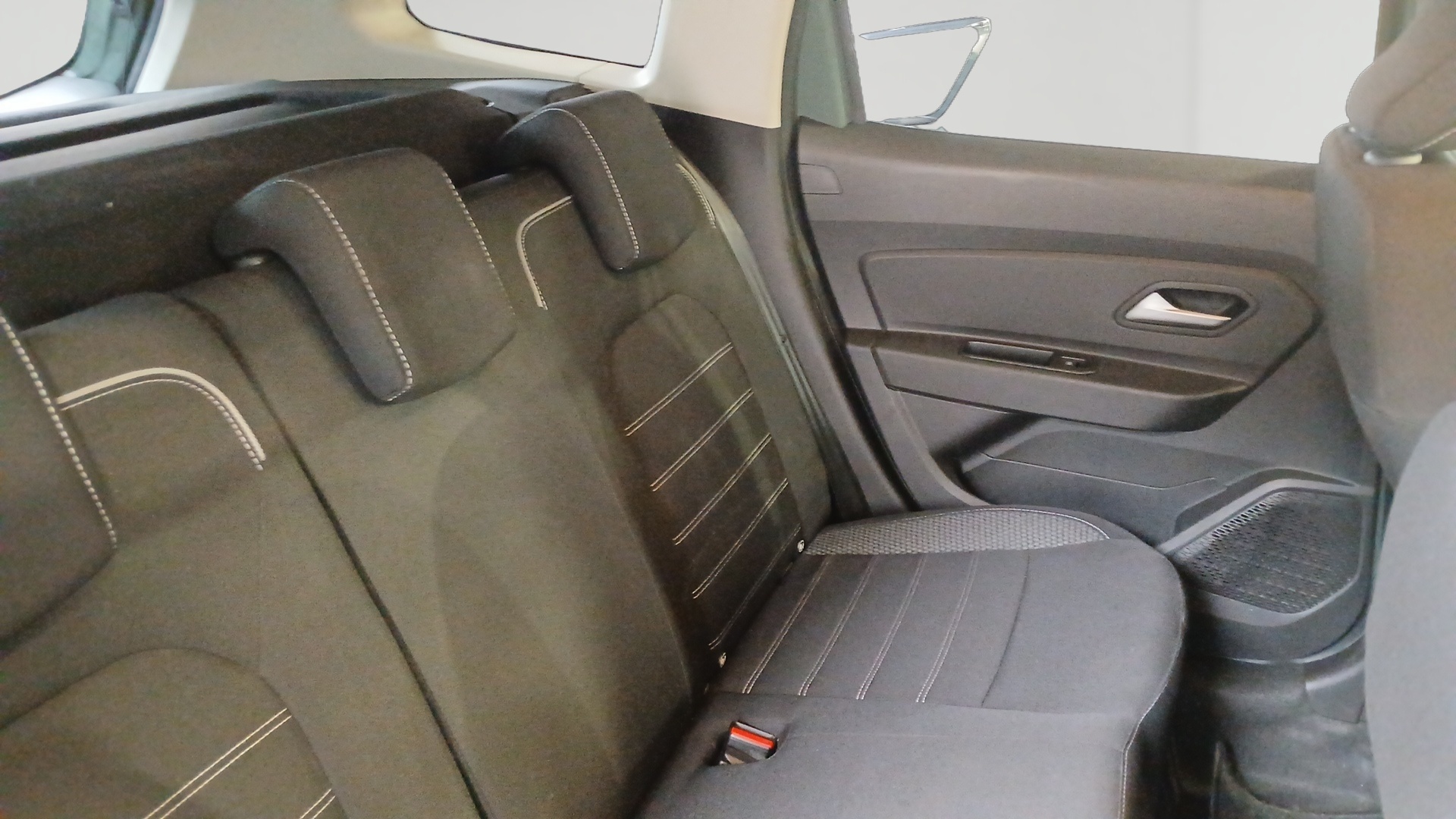 Photo 9 du véhicule DACIA DUSTER