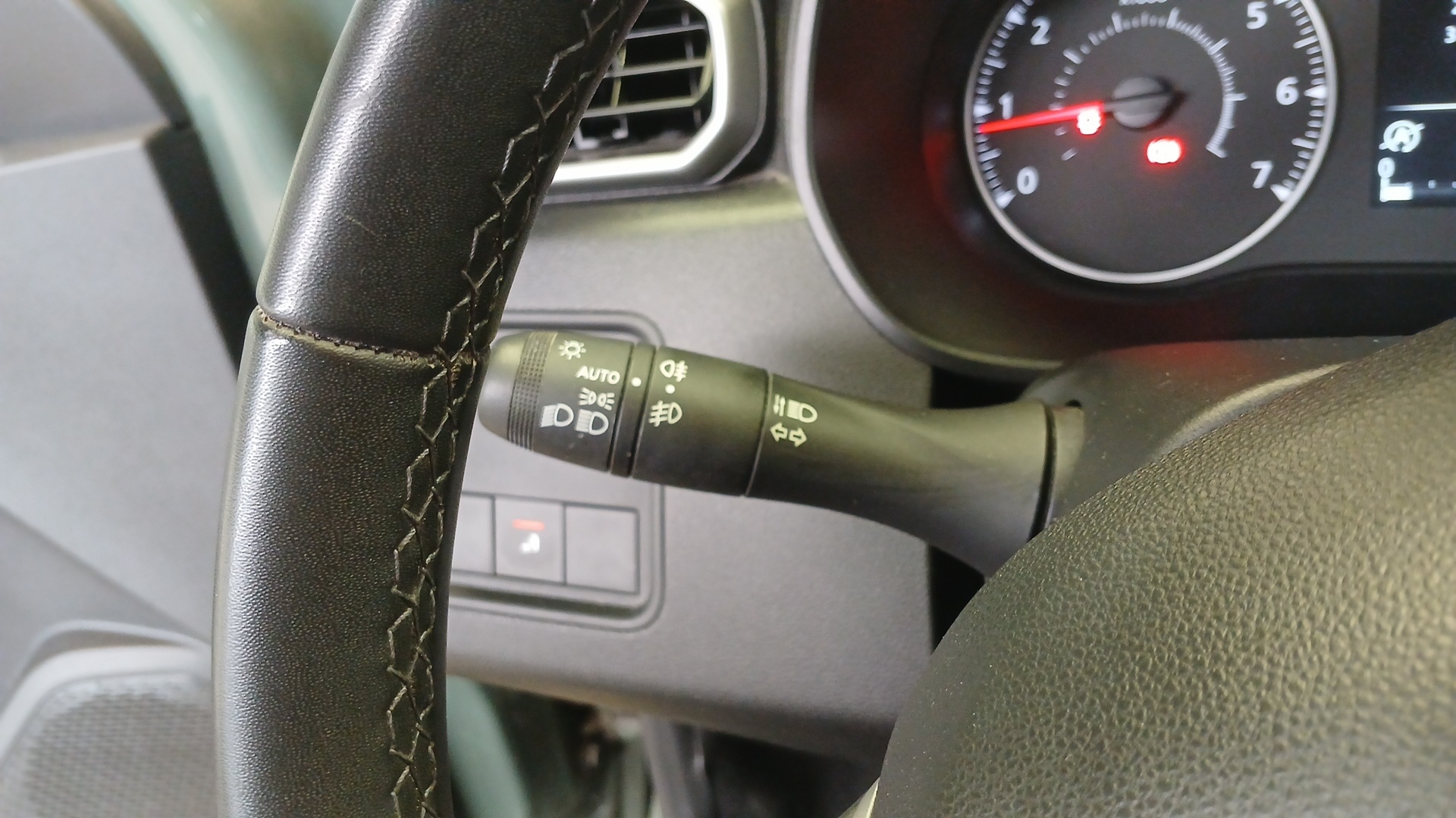 Photo 15 du véhicule DACIA DUSTER