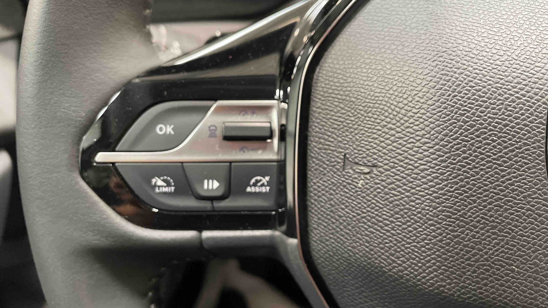 Photo 22 du véhicule PEUGEOT 308