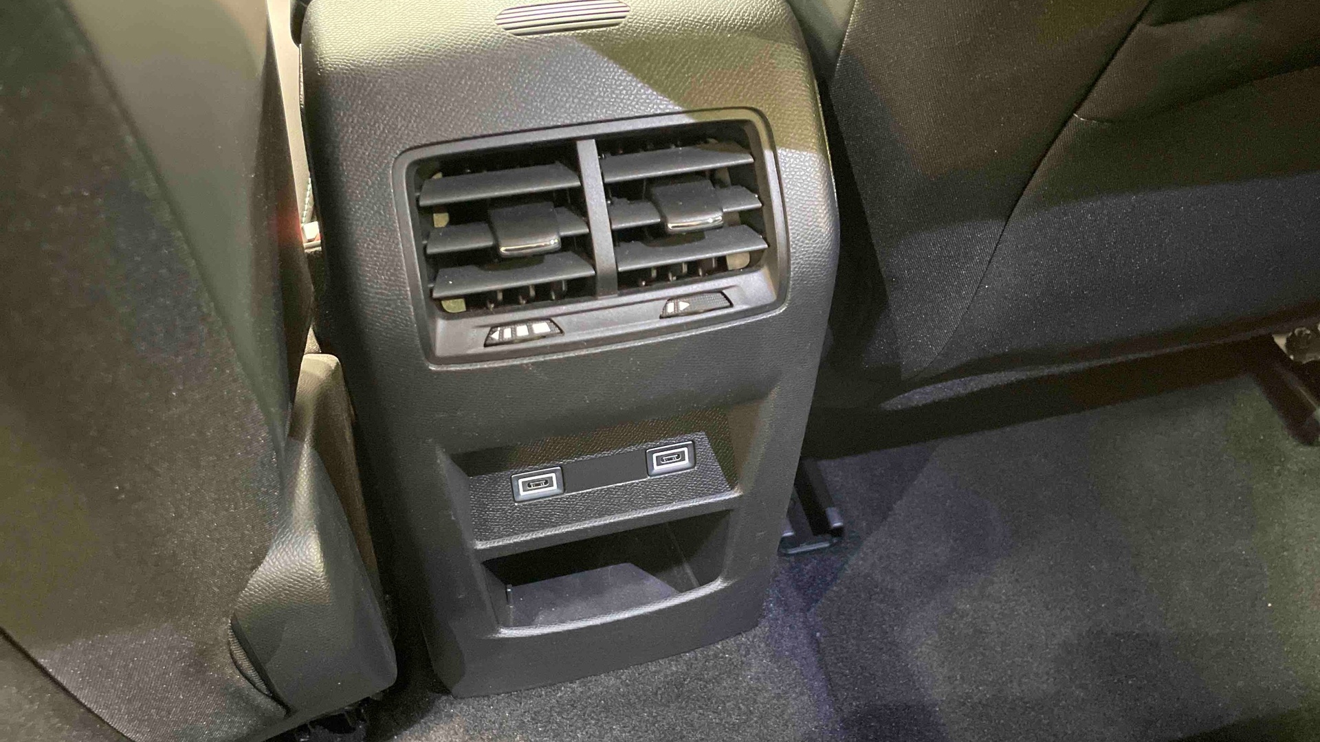 Photo 30 du véhicule PEUGEOT 308