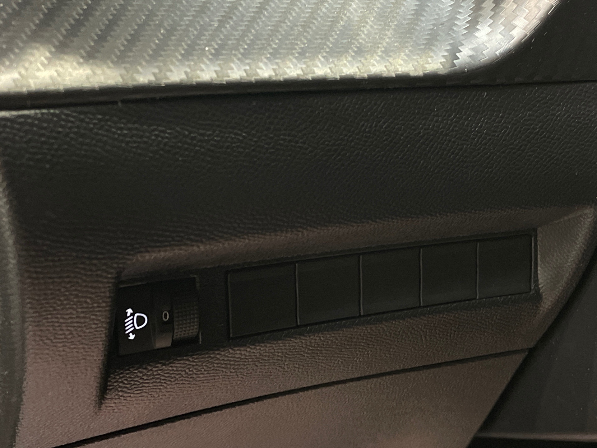 Photo 32 du véhicule PEUGEOT 208